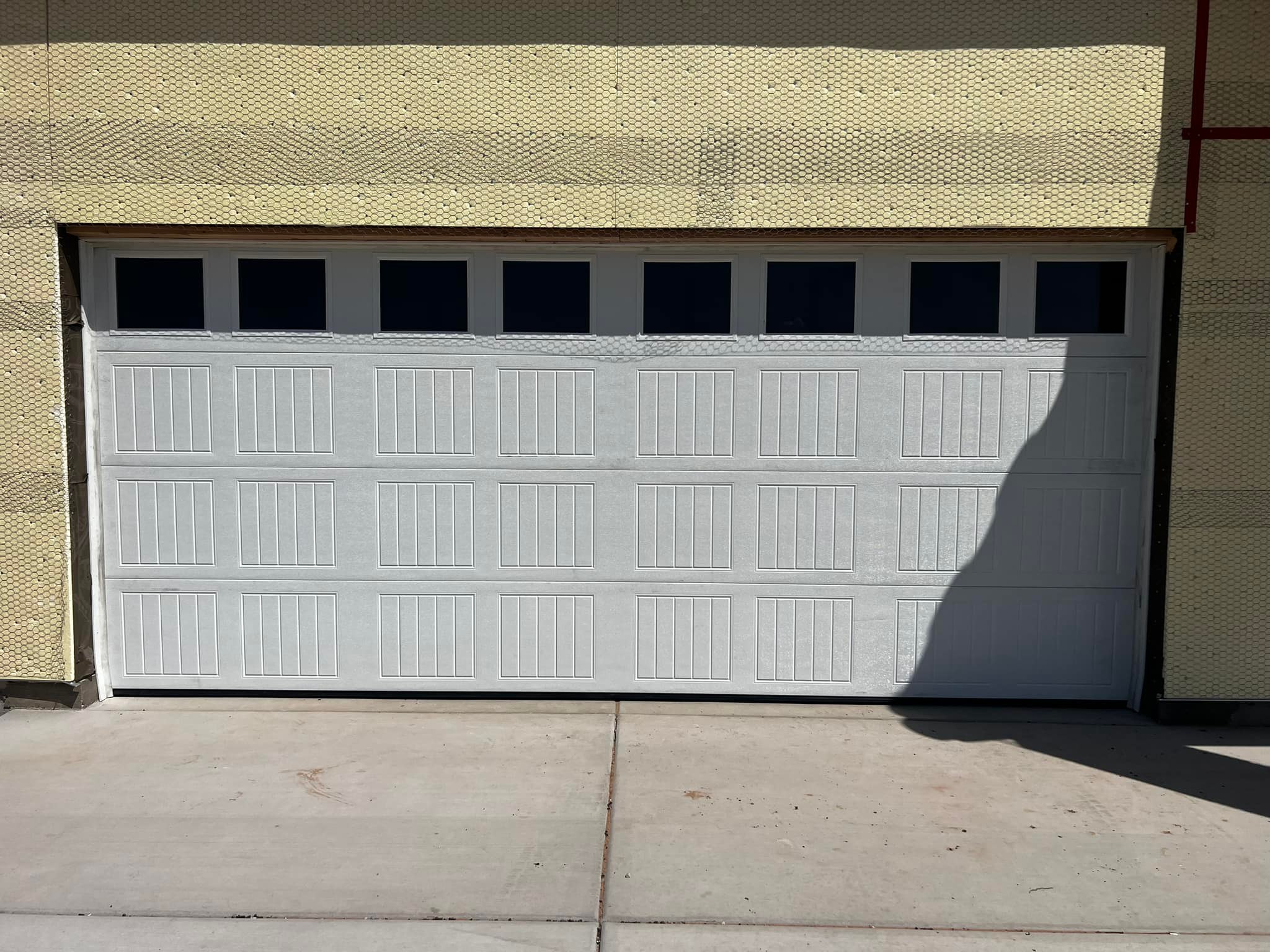 Garage Door Technician company Professional Garage Doors & Services in Phoenix, AZ