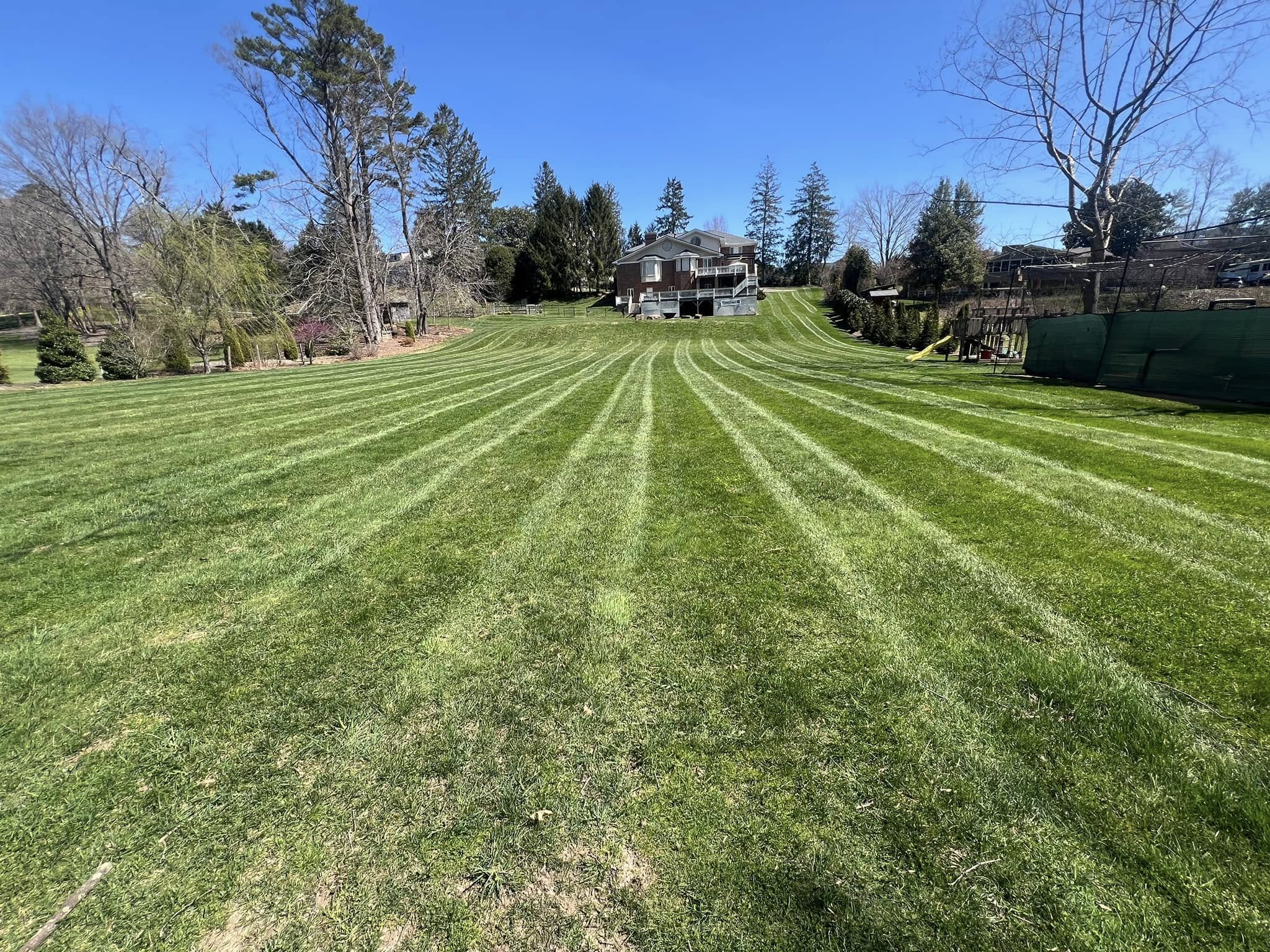 Landscaping & Hardscaping company SkyLimit LawnCare in Asheville, NC