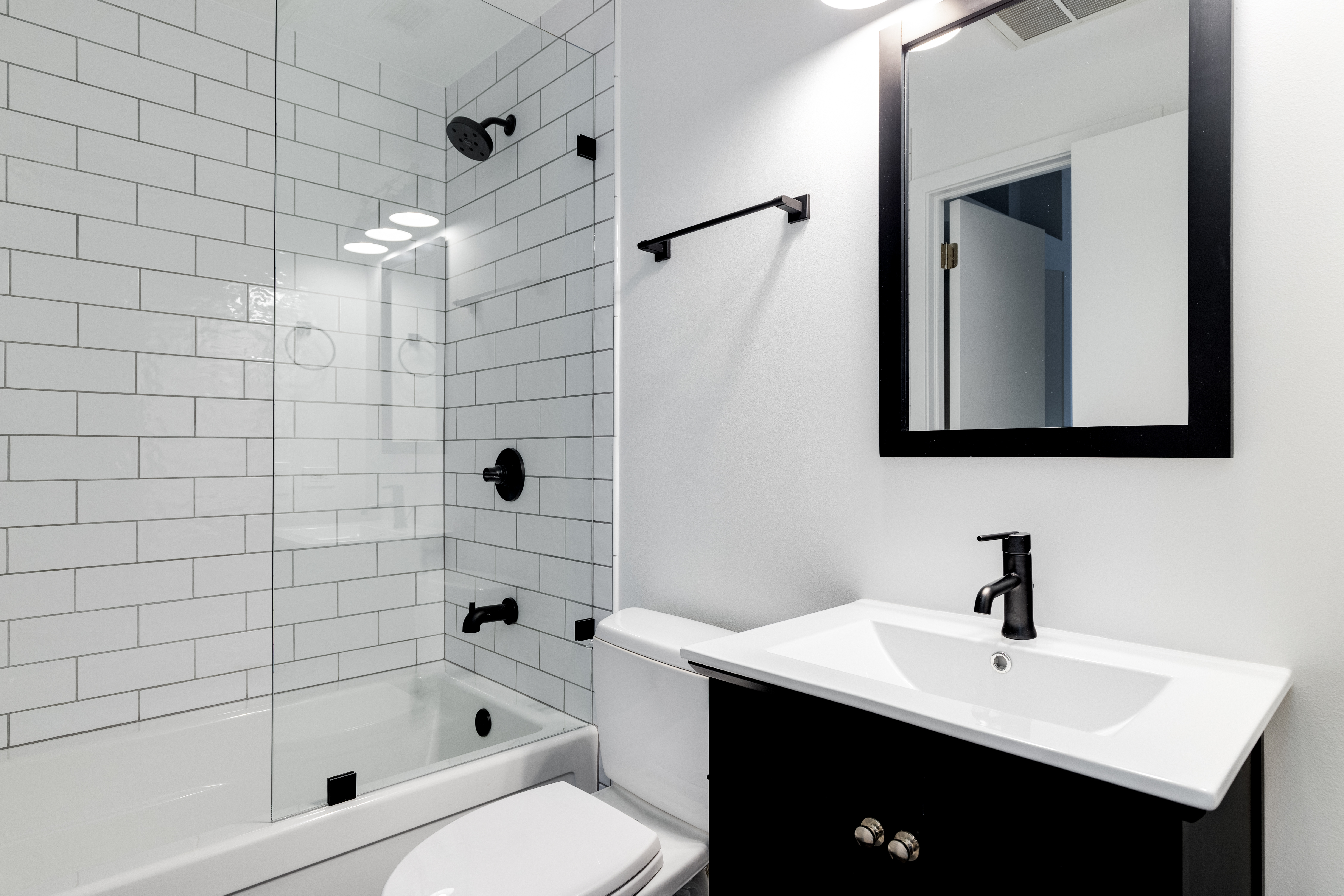 Kitchen & Bathroom Remodels, Flooring company Appealio in Gainesville, FL