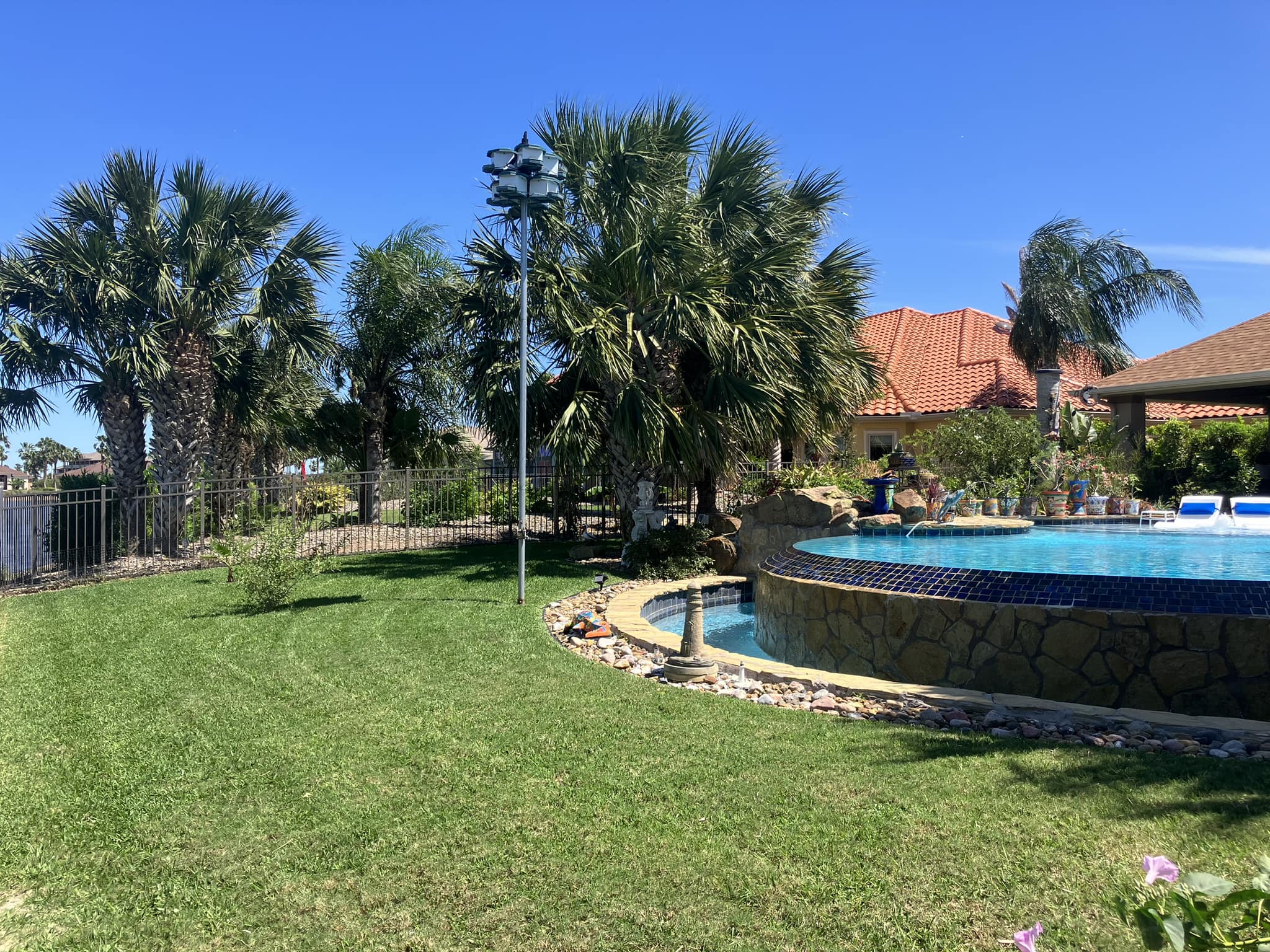Lawn Care company John’s Lawns in South Padre Island, TX