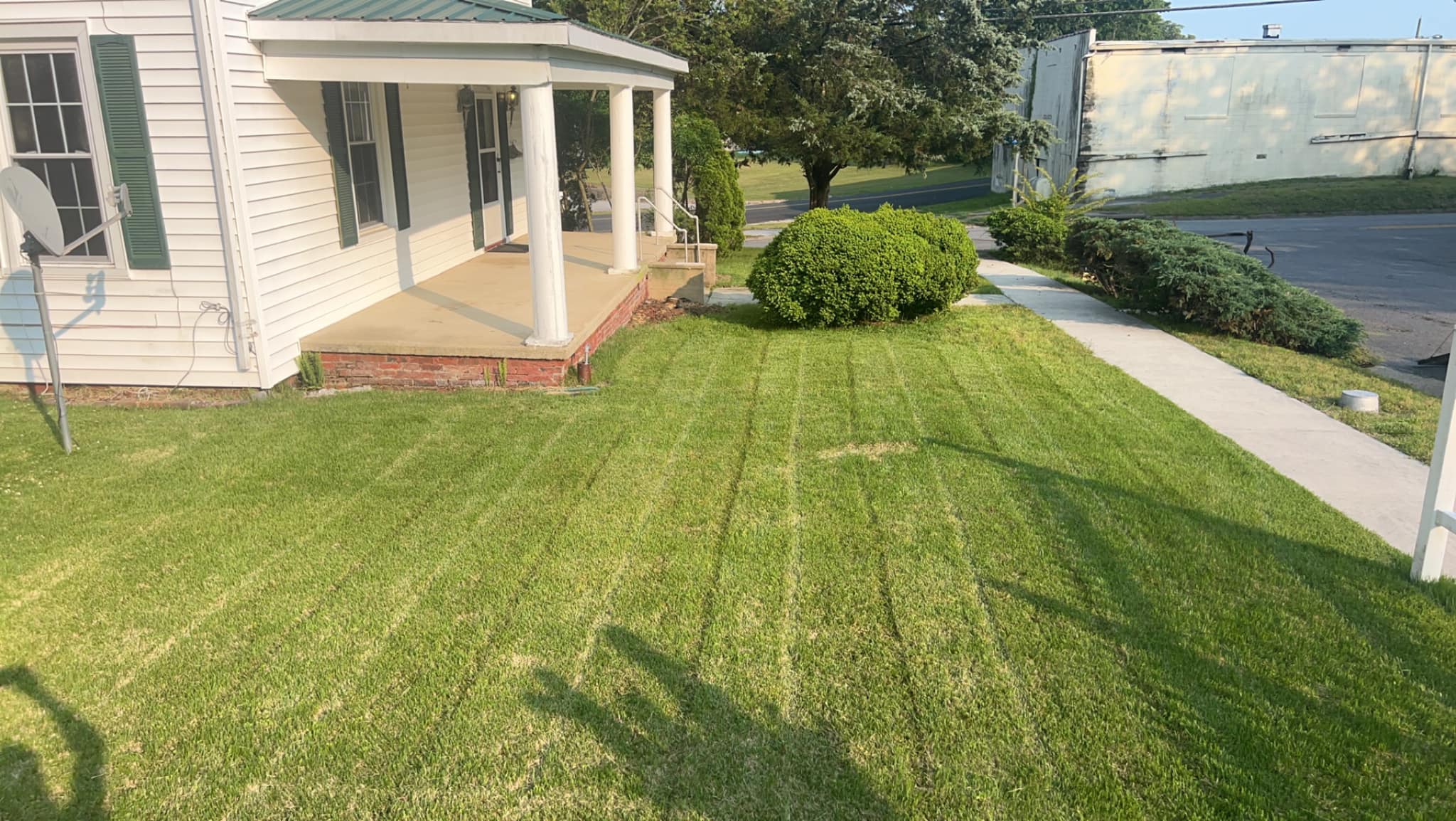 Landscaping company Grayson’s Lawn Service in Crewe, VA
