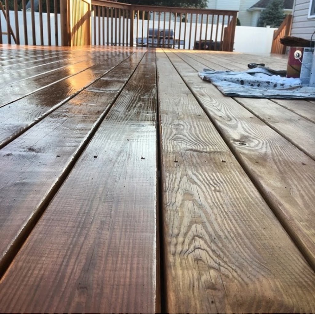 Deck Staining & Refinishing