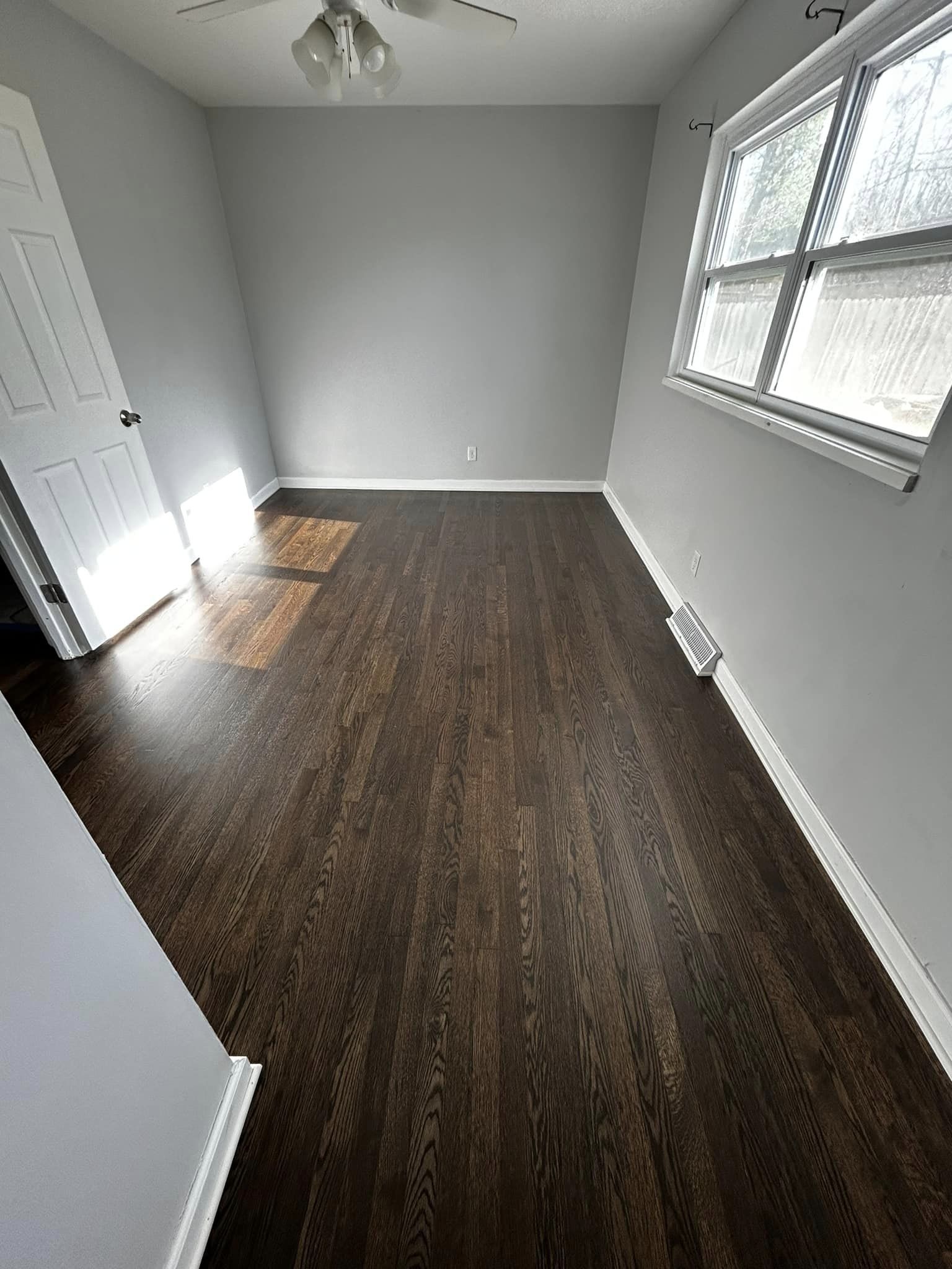 Flooring company Imperial Hardwood Floors in Olathe, KS