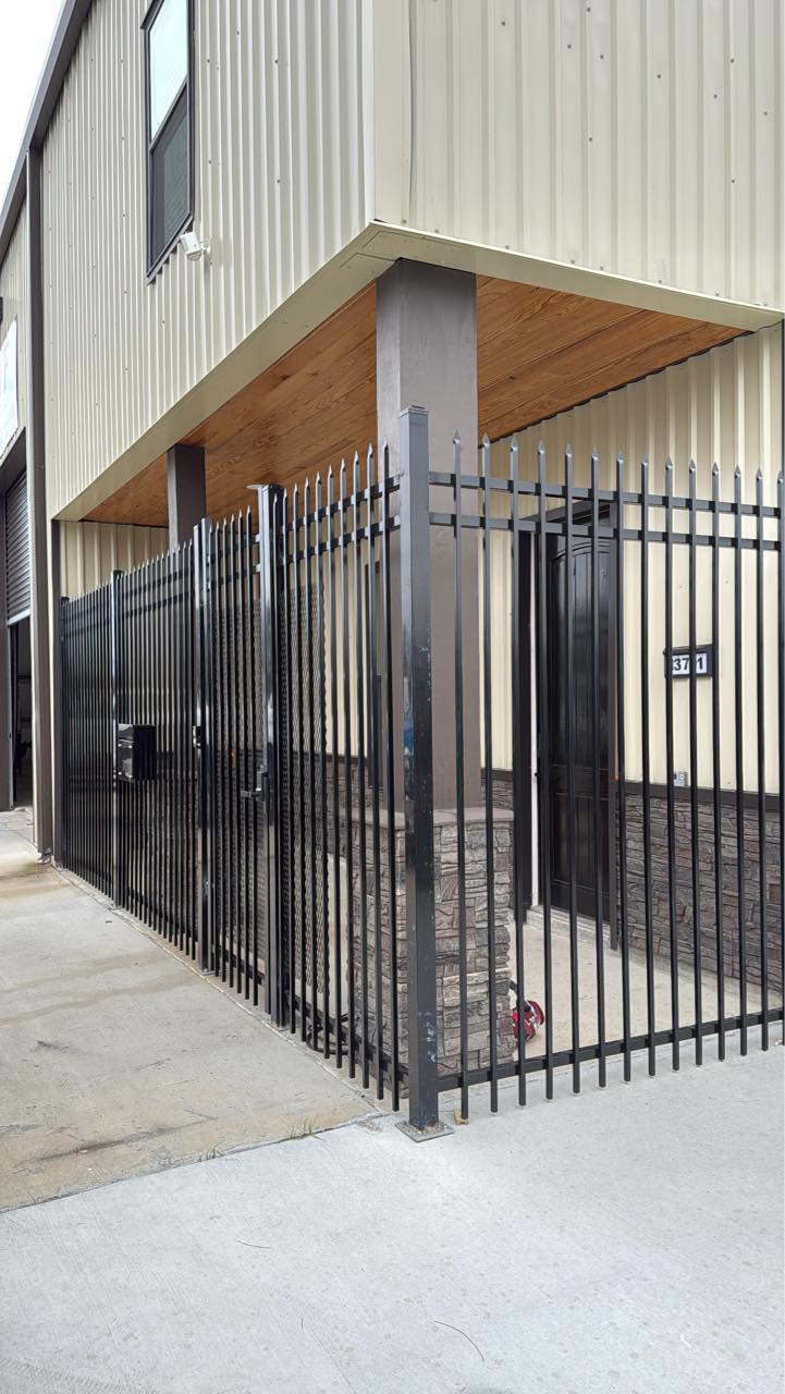  for Kingdom Fence in Houston, TX