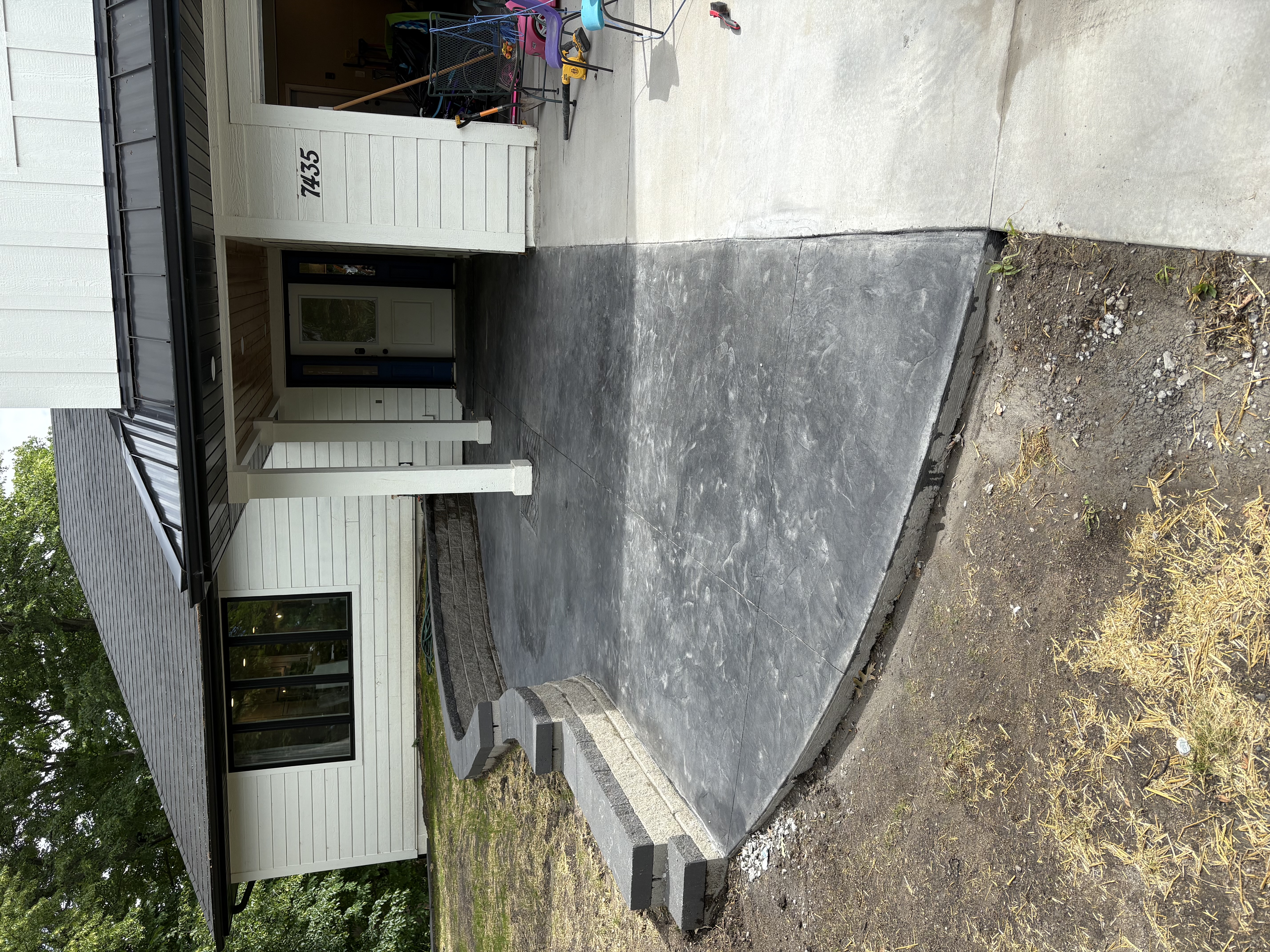 The same entryway after Precision Masonry finished the new concrete.