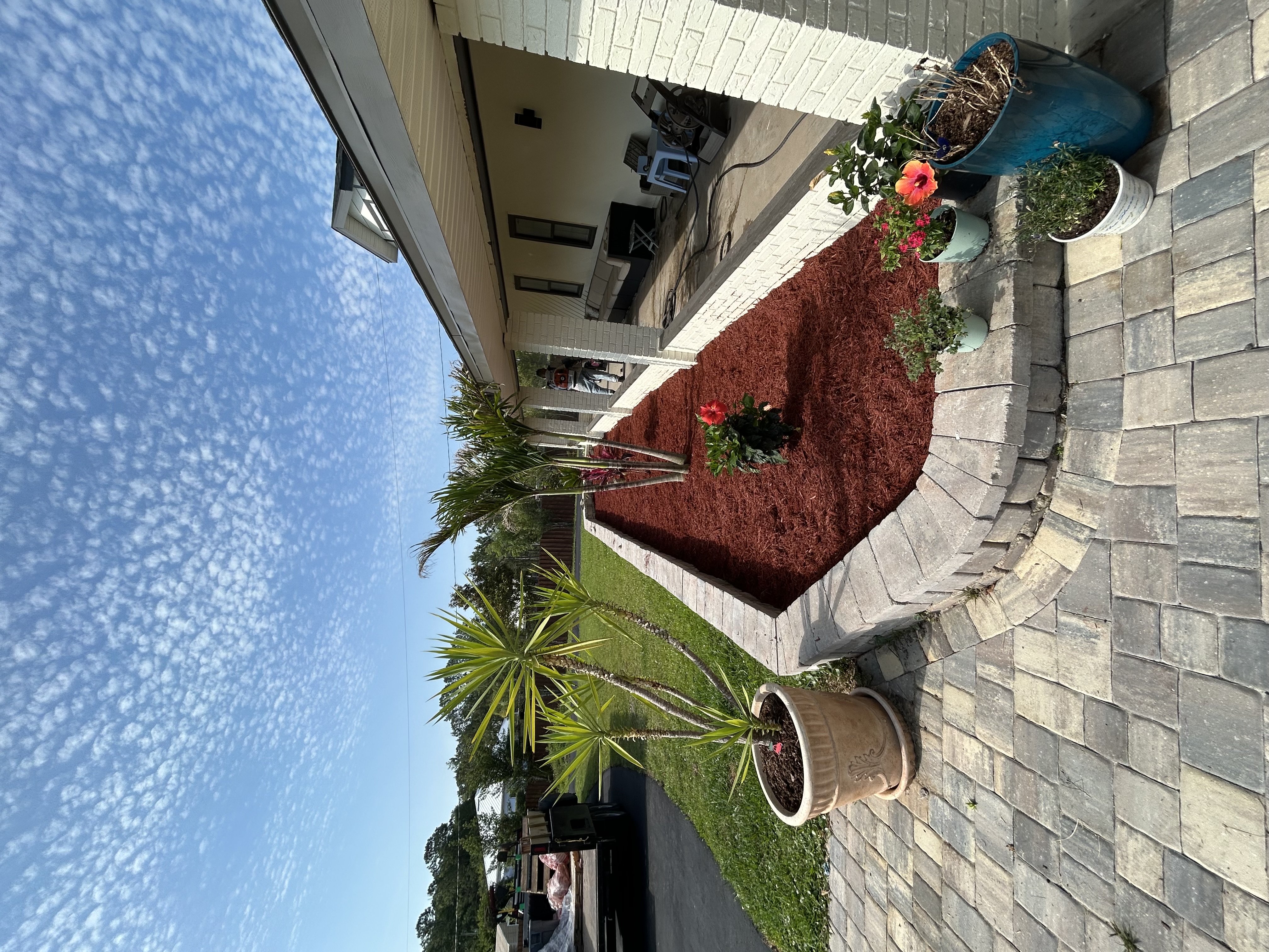 landscaping company Vanic's Landscaping in Port Orange, FL