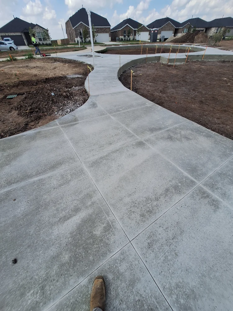  for Leo's Concrete Crew in Elgin, TX