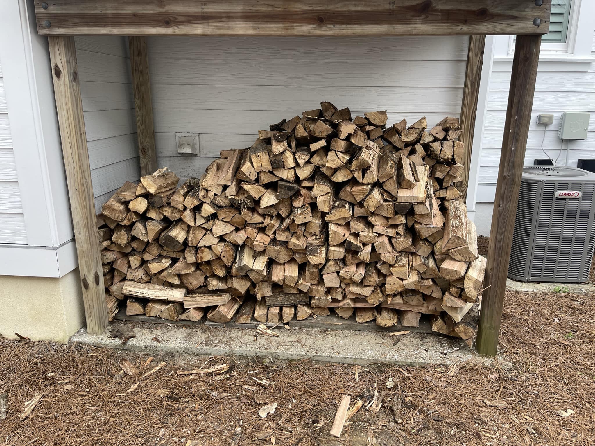 Firewood company Leland Firewood in Leland, NC