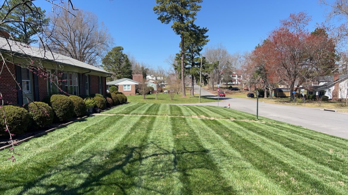 Landscaping company Grayson’s Lawn Service in Crewe, VA