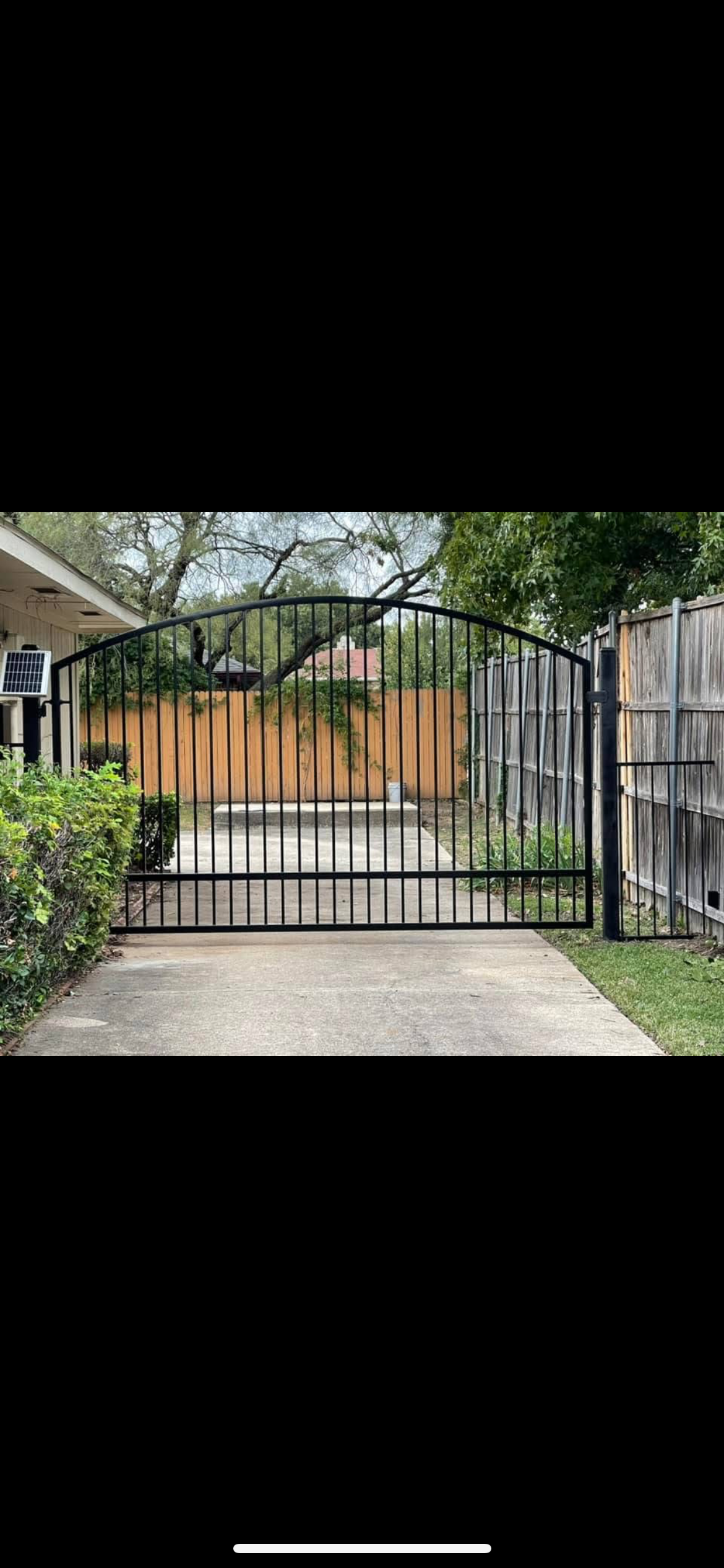 Automated metal driveway gate in Texarkana, TX