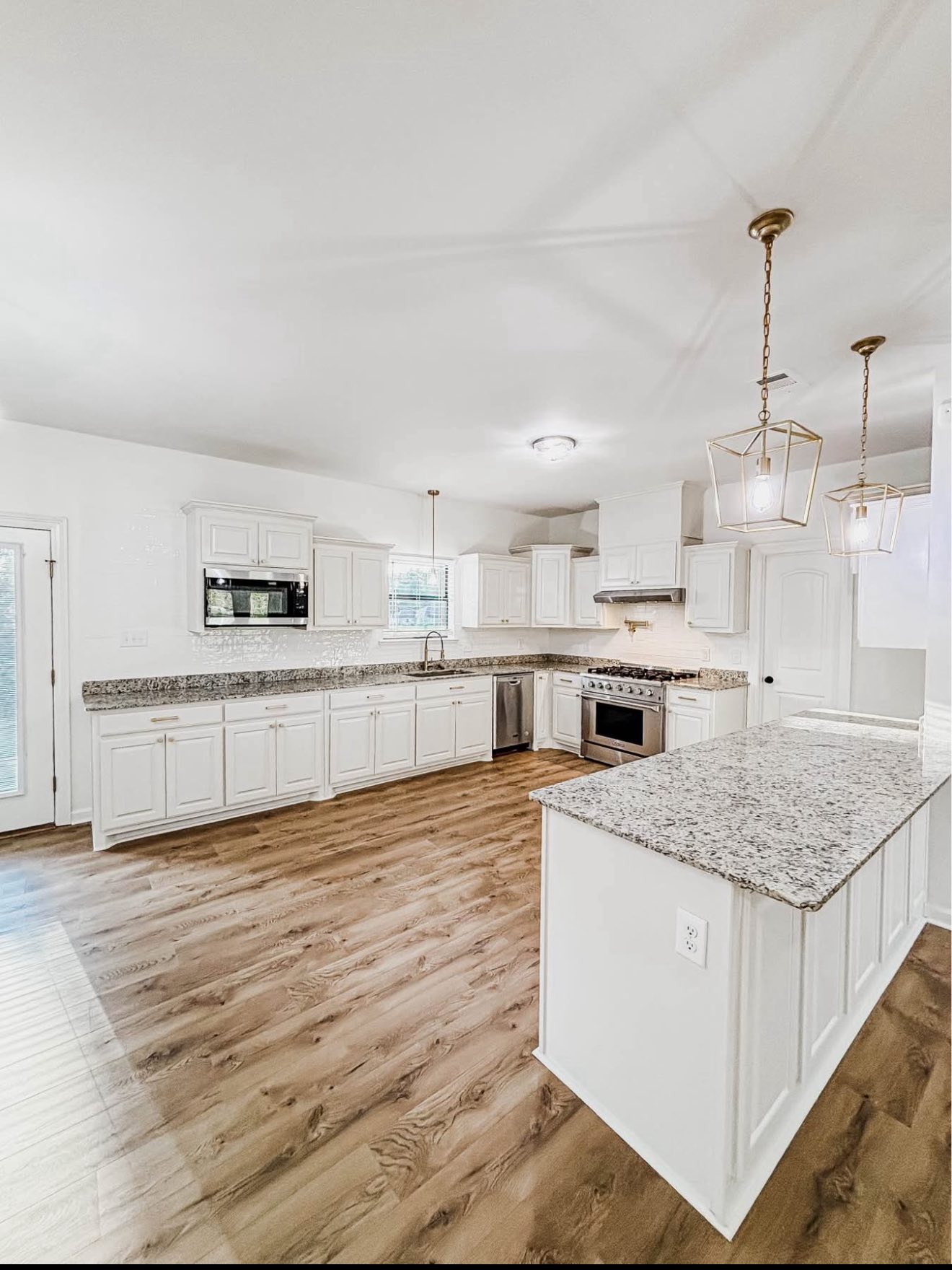BAYOU BUILD & PAINT team in Baton Rouge, Louisiana - people or person