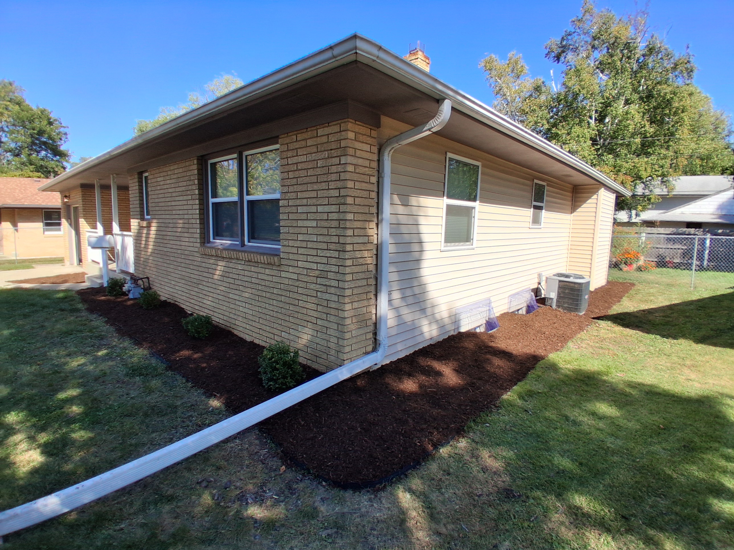  for Henry's Lawn Care in Rockford, IL