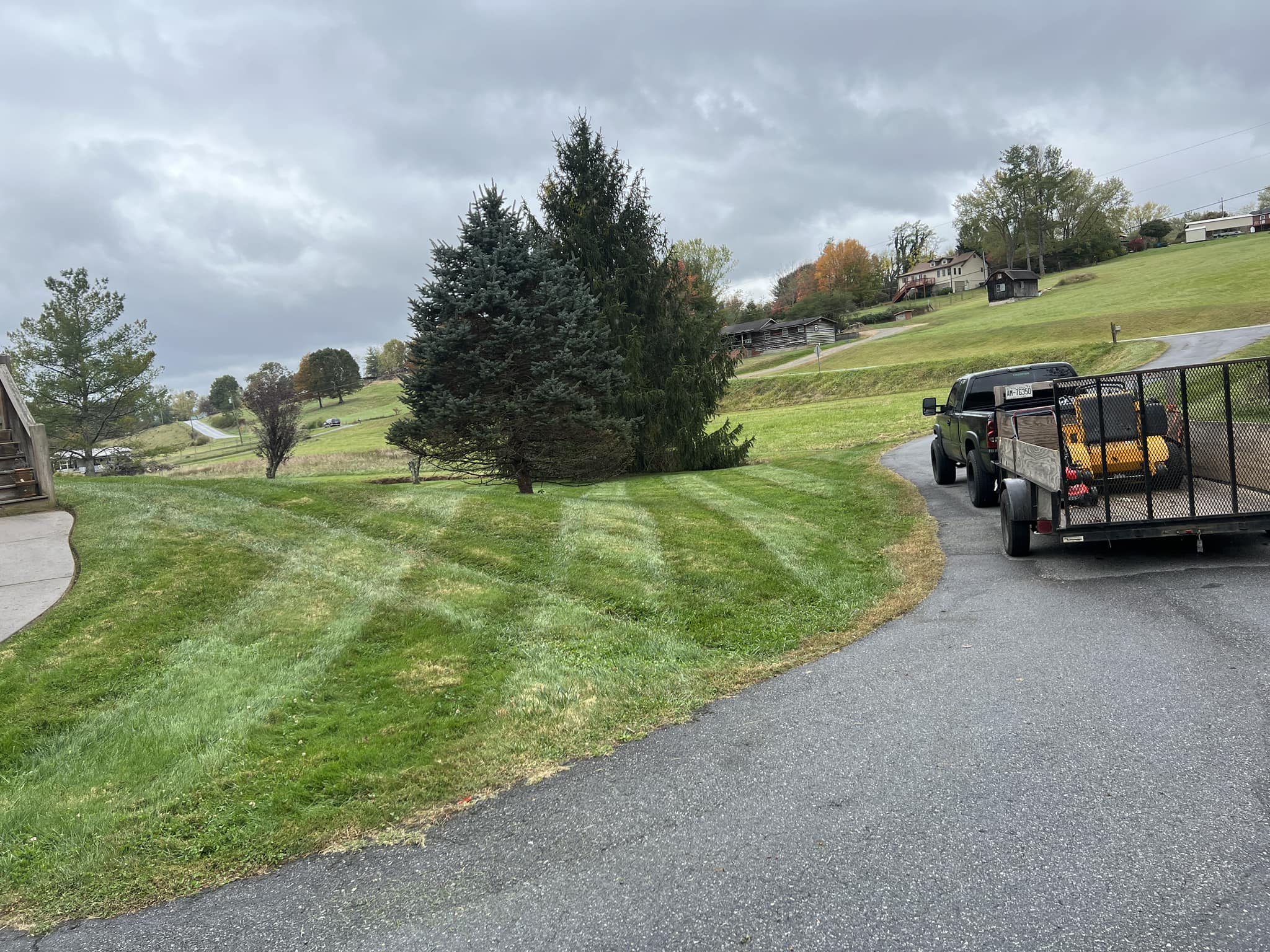 Landscaping & Hardscaping company SkyLimit LawnCare in Asheville, NC