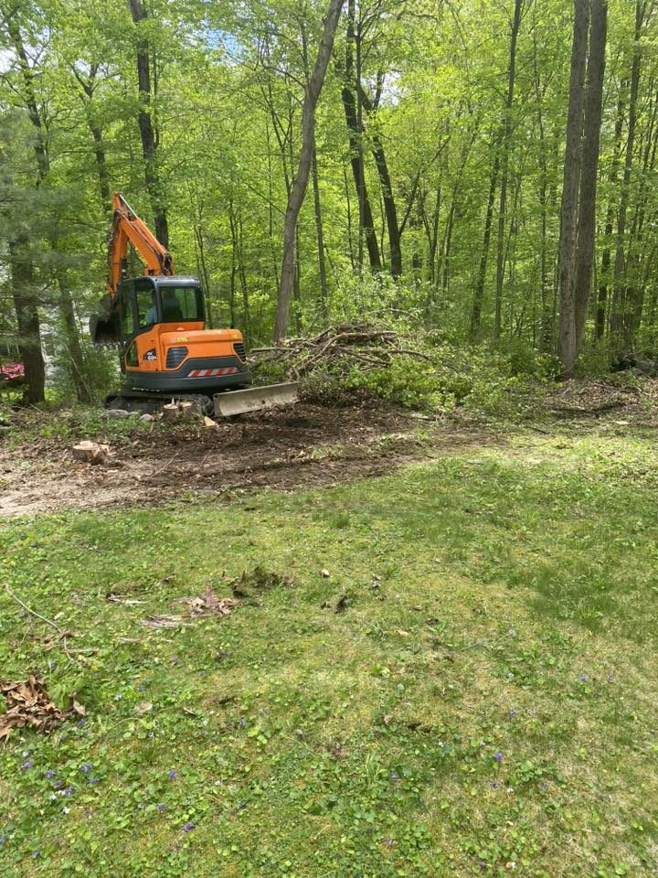  for Davis Services LLC in Bethany, CT