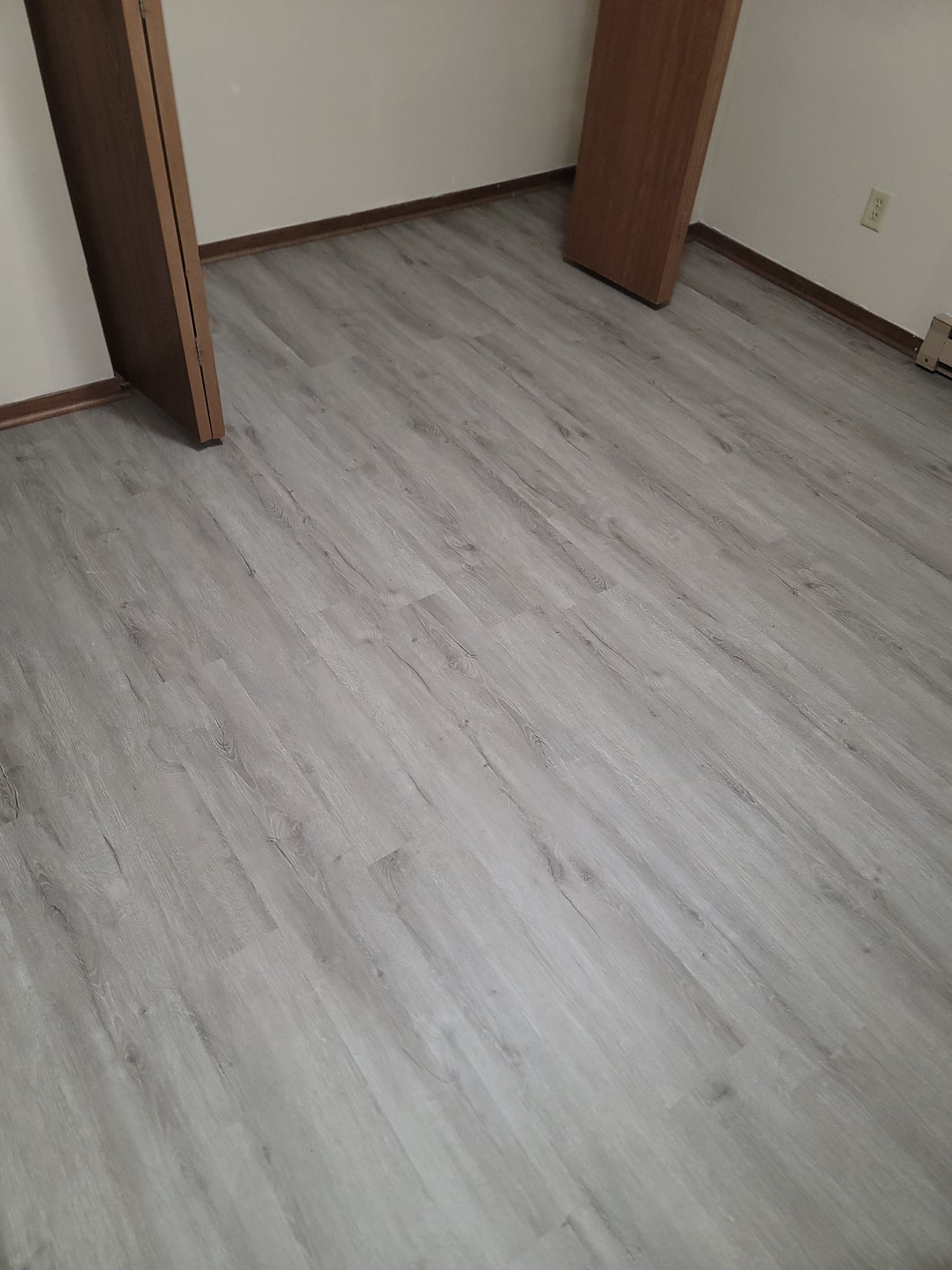Flooring company Fast Floors Eau Claire in Eau Claire County, WI