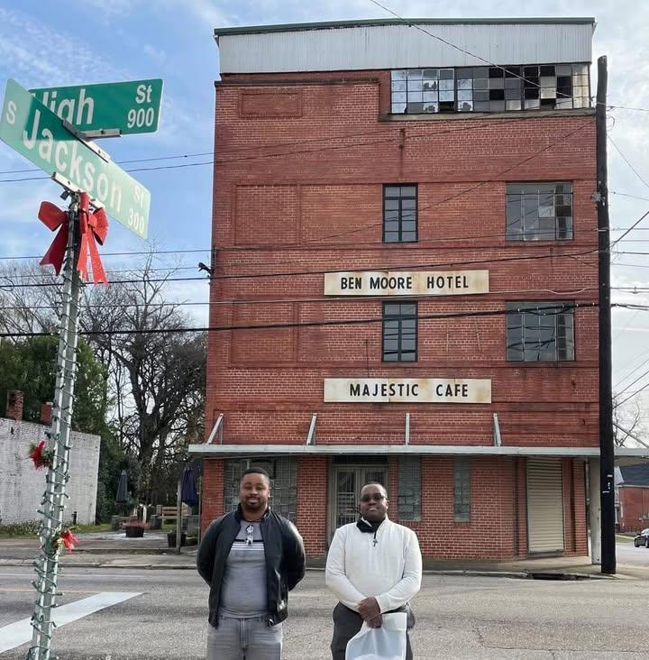  for Ben Moore Legacy Group in Chicago, IL