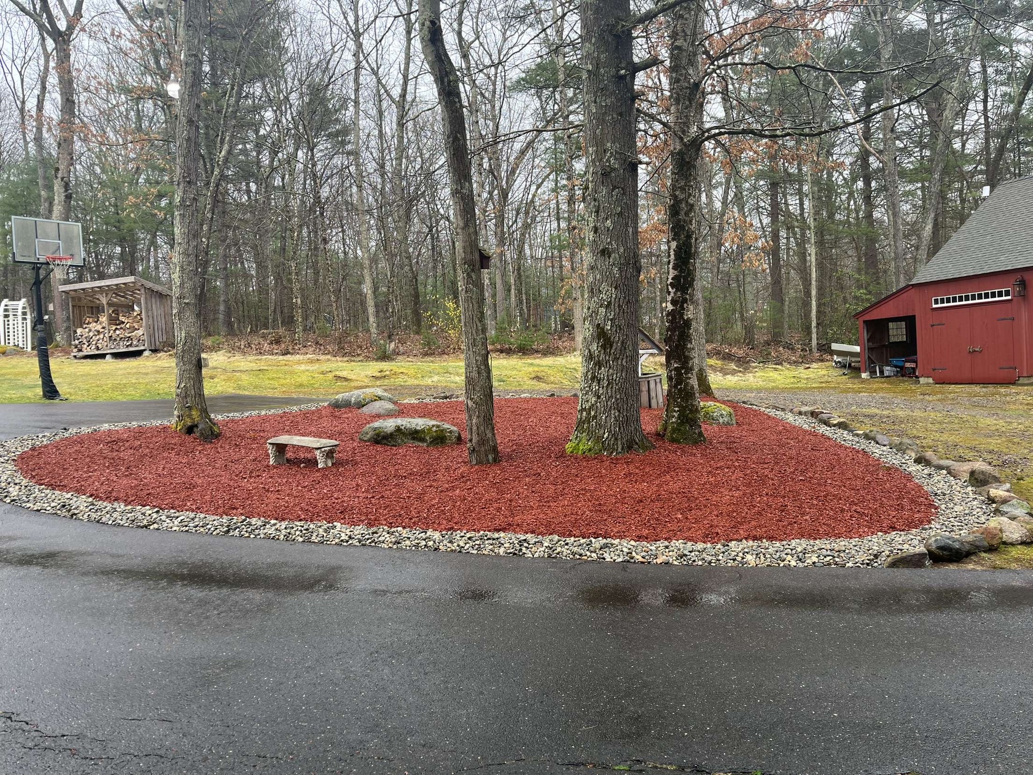 landscaping & hardscaping company Chapman's Lawn & Landscape in Ellington, CT