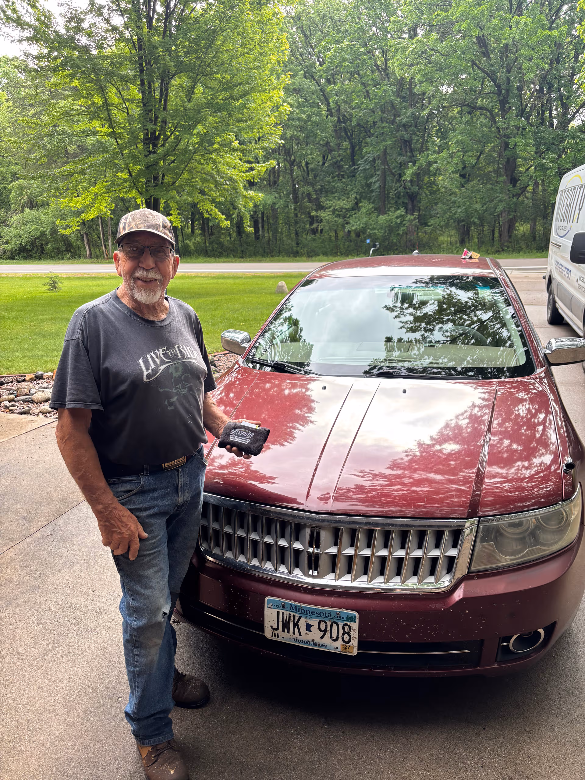 Mobile Windshield Replacement and a 5-Star Review in Little Falls