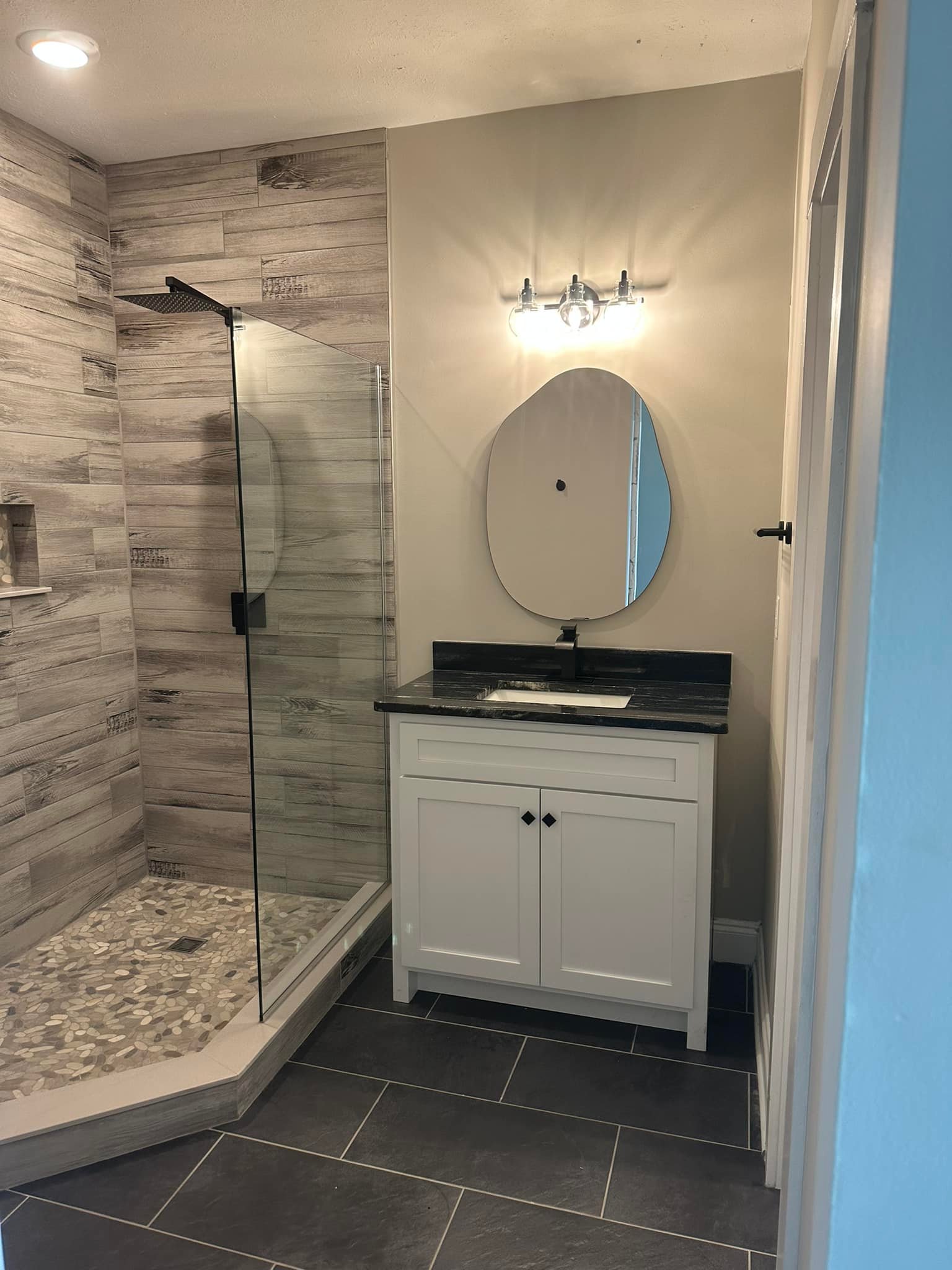 Construction & Remodeling Company company LMB Construction in Dallas, GA
