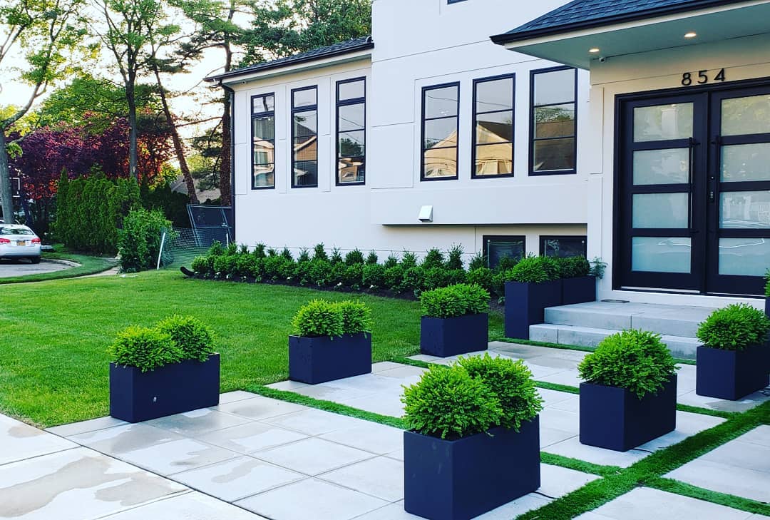 Elegant Lawns & Landscaping team in Inwood, NY - people or person