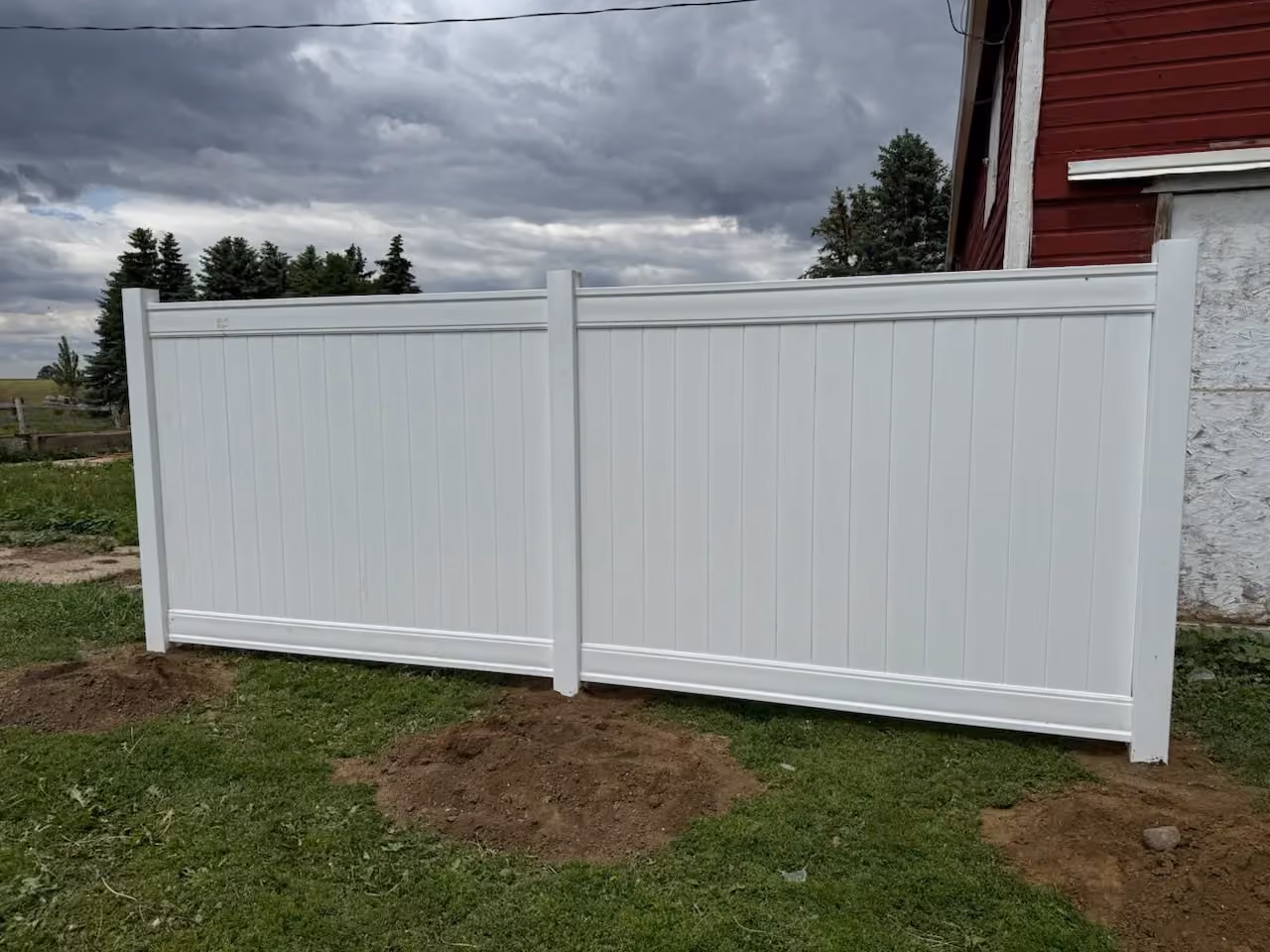 Charming Fence Installation in Sioux Center