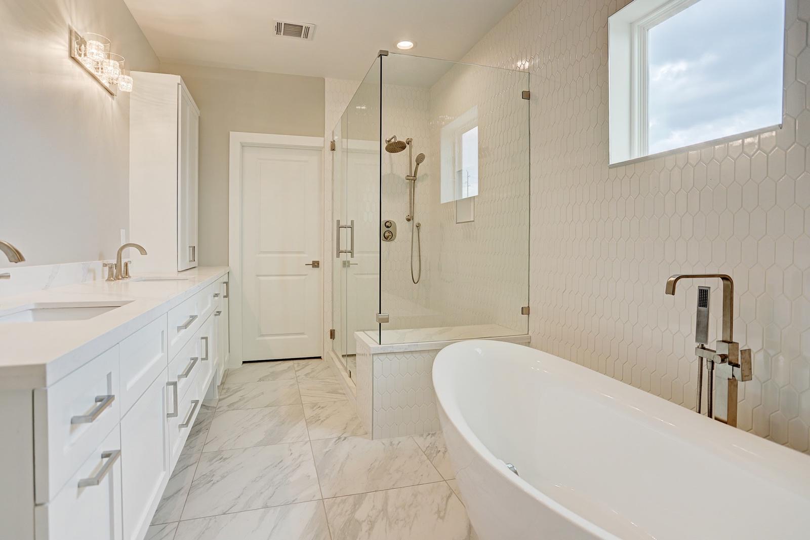 Construction & Remodeling company Paz Renovations in Houston, TX