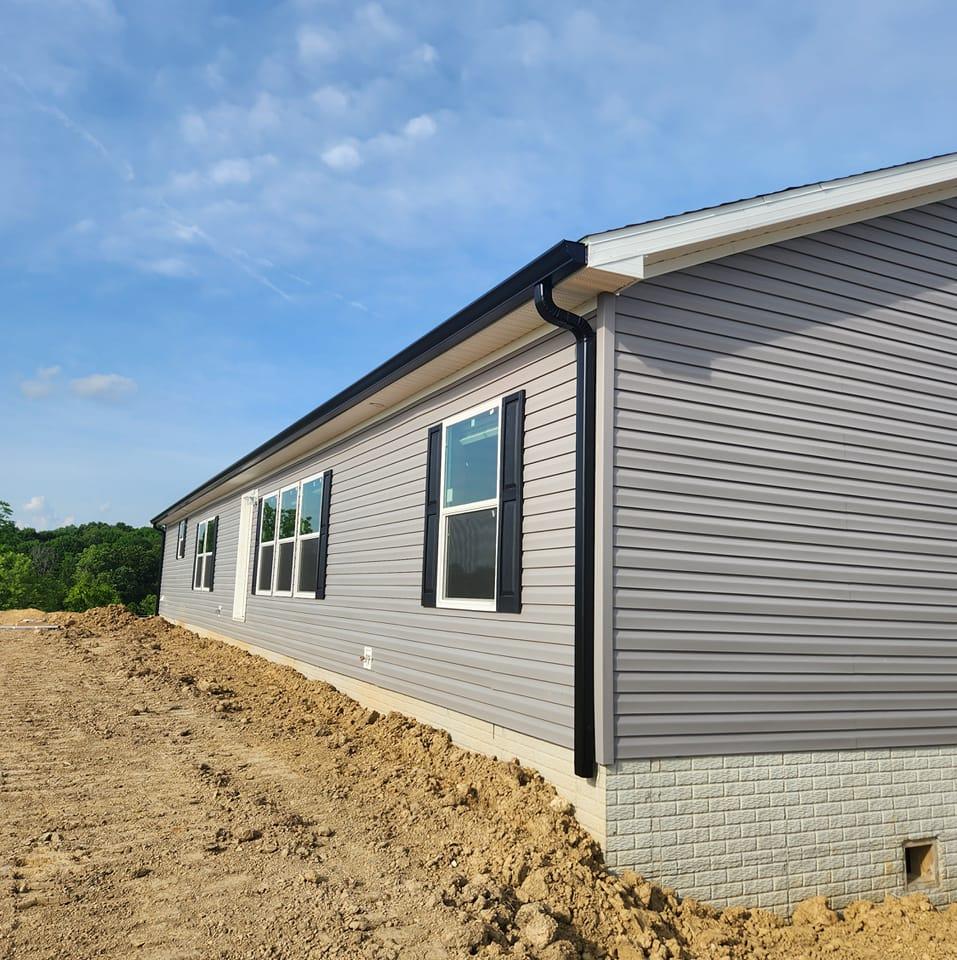 Top Hand Roofing and Gutters team in Pomeroy, OH - people or person