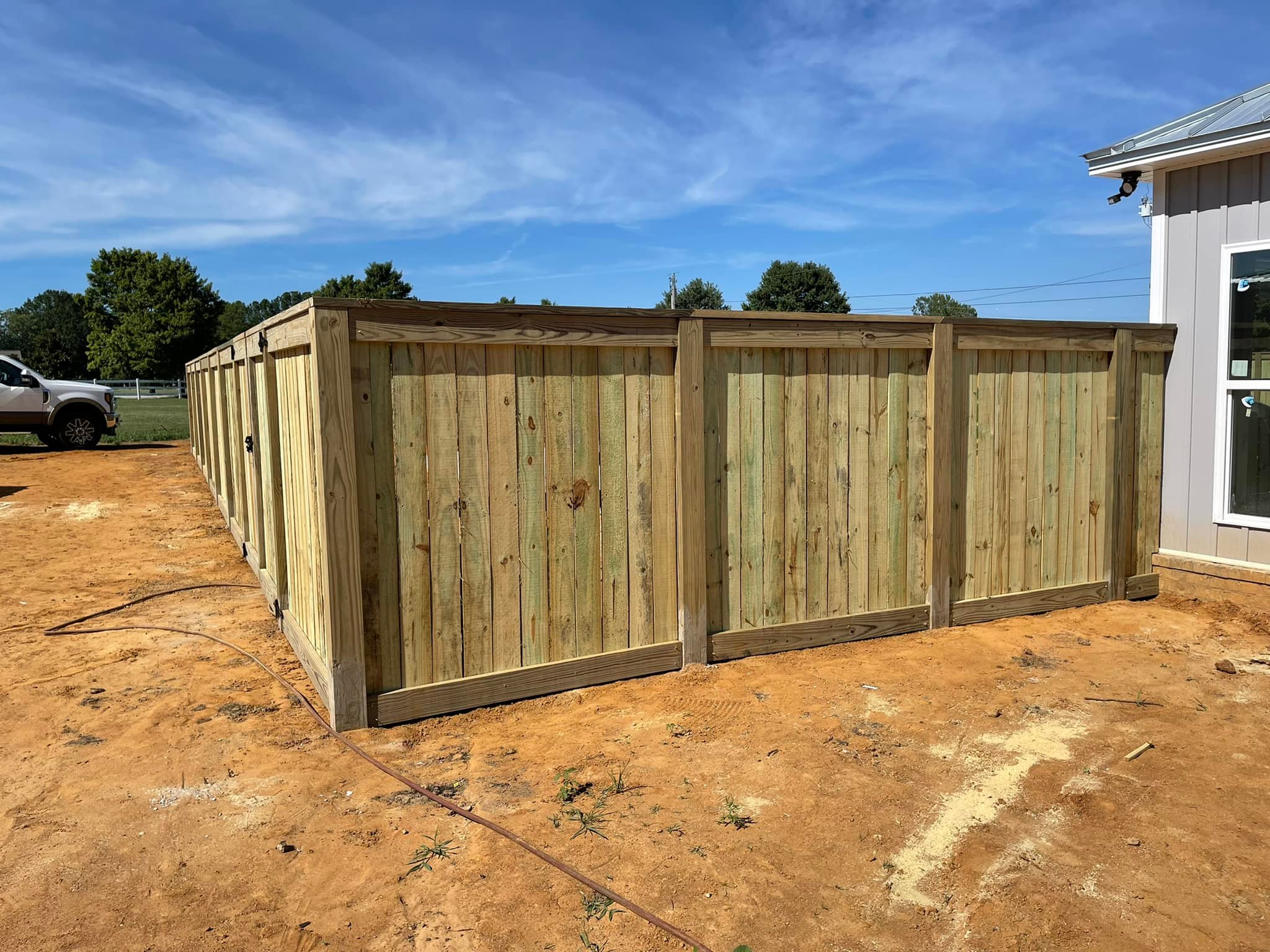  for Pennington Fence Co in Tupelo, MS