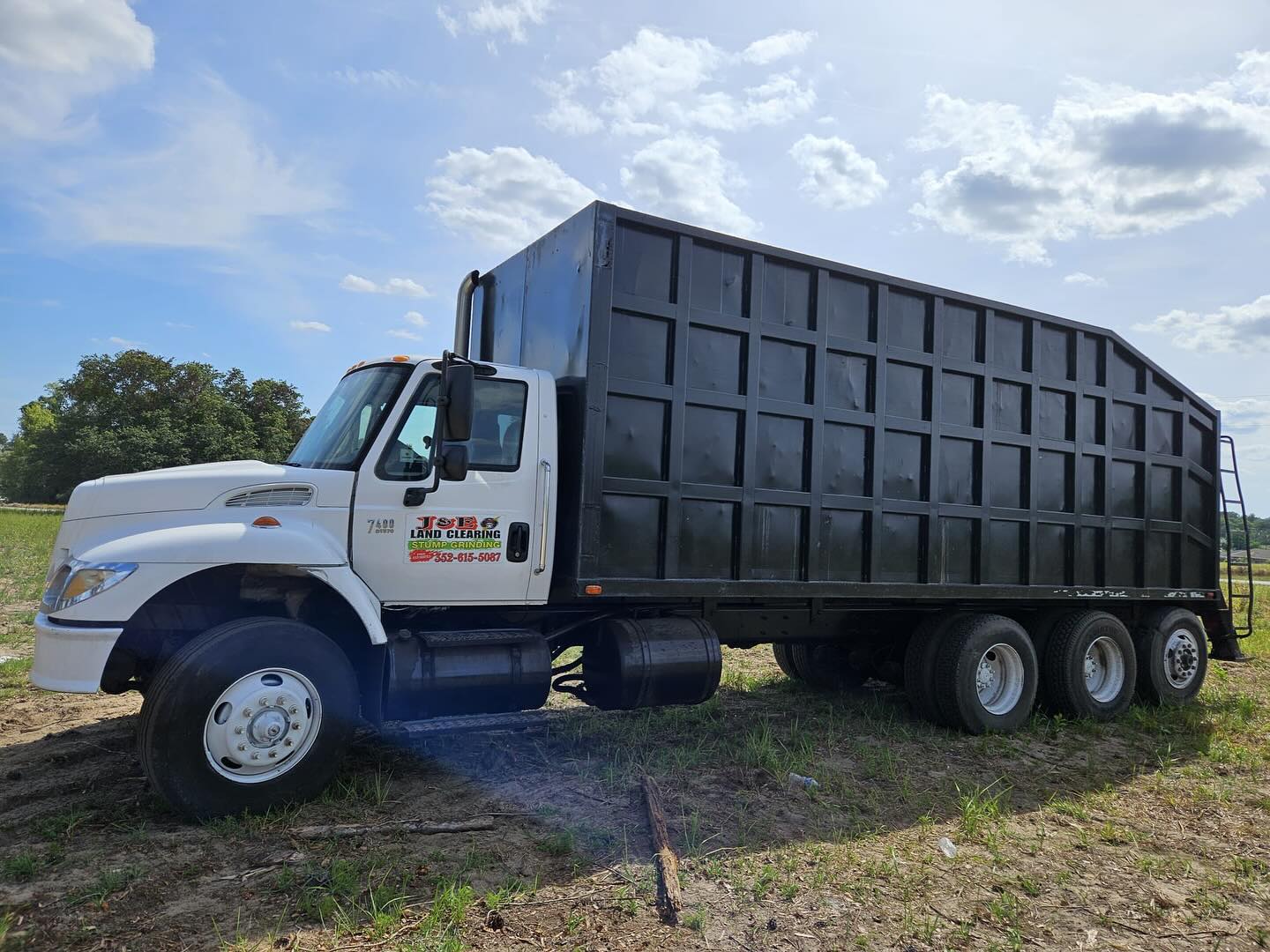 J & E Land Clearing, LLC. team in Dunnellon, FL - people or person