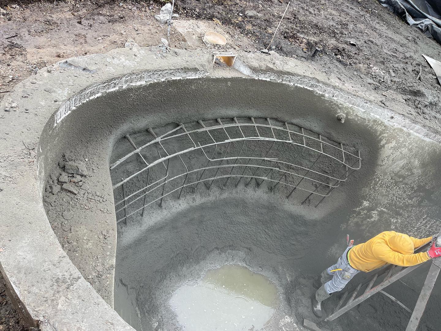  for Azteca Pool Construction LLC in Houston, TX