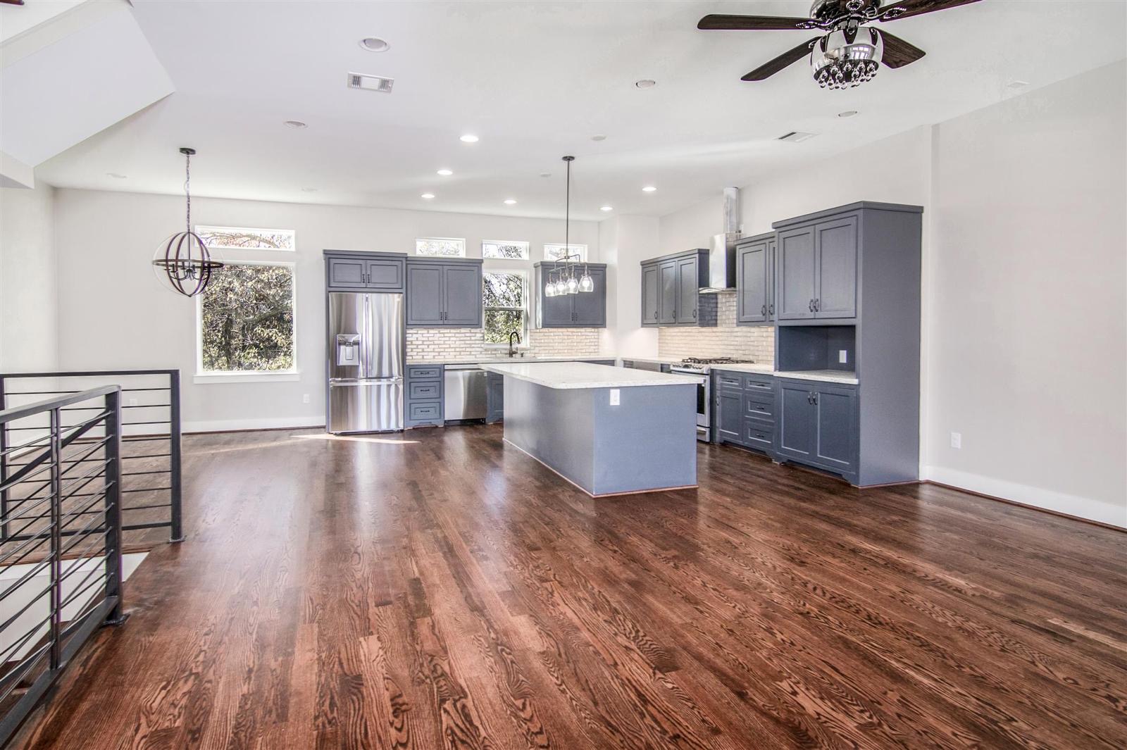 Construction & Remodeling company Paz Renovations in Houston, TX