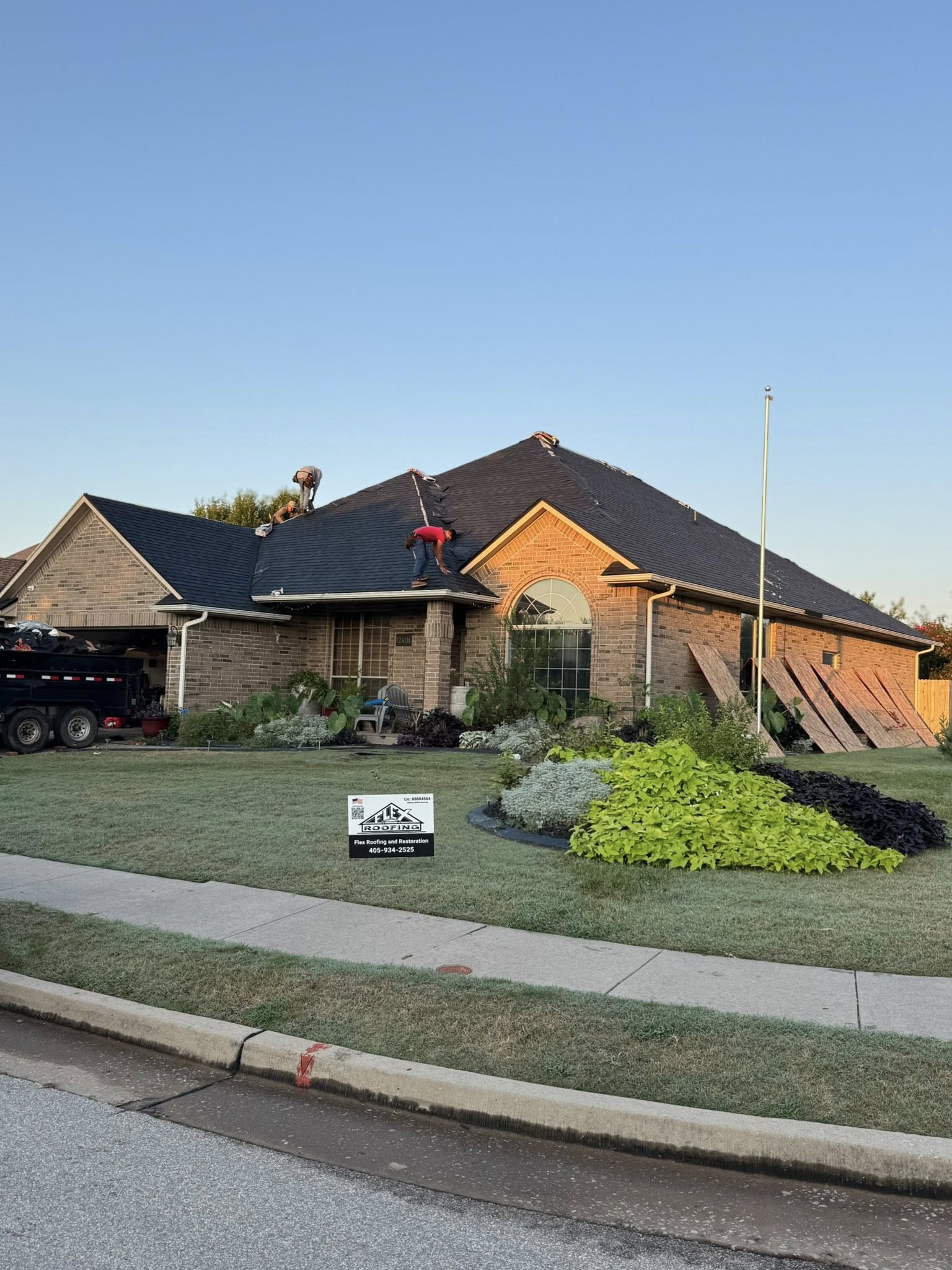 Roofing company Flex Roofing and Restoration in Oklahoma City, OK