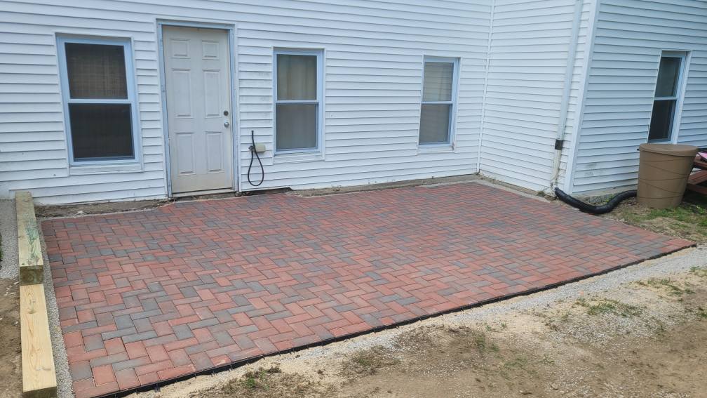 Landscaping company Recovery Landscaping in Oxford, MA