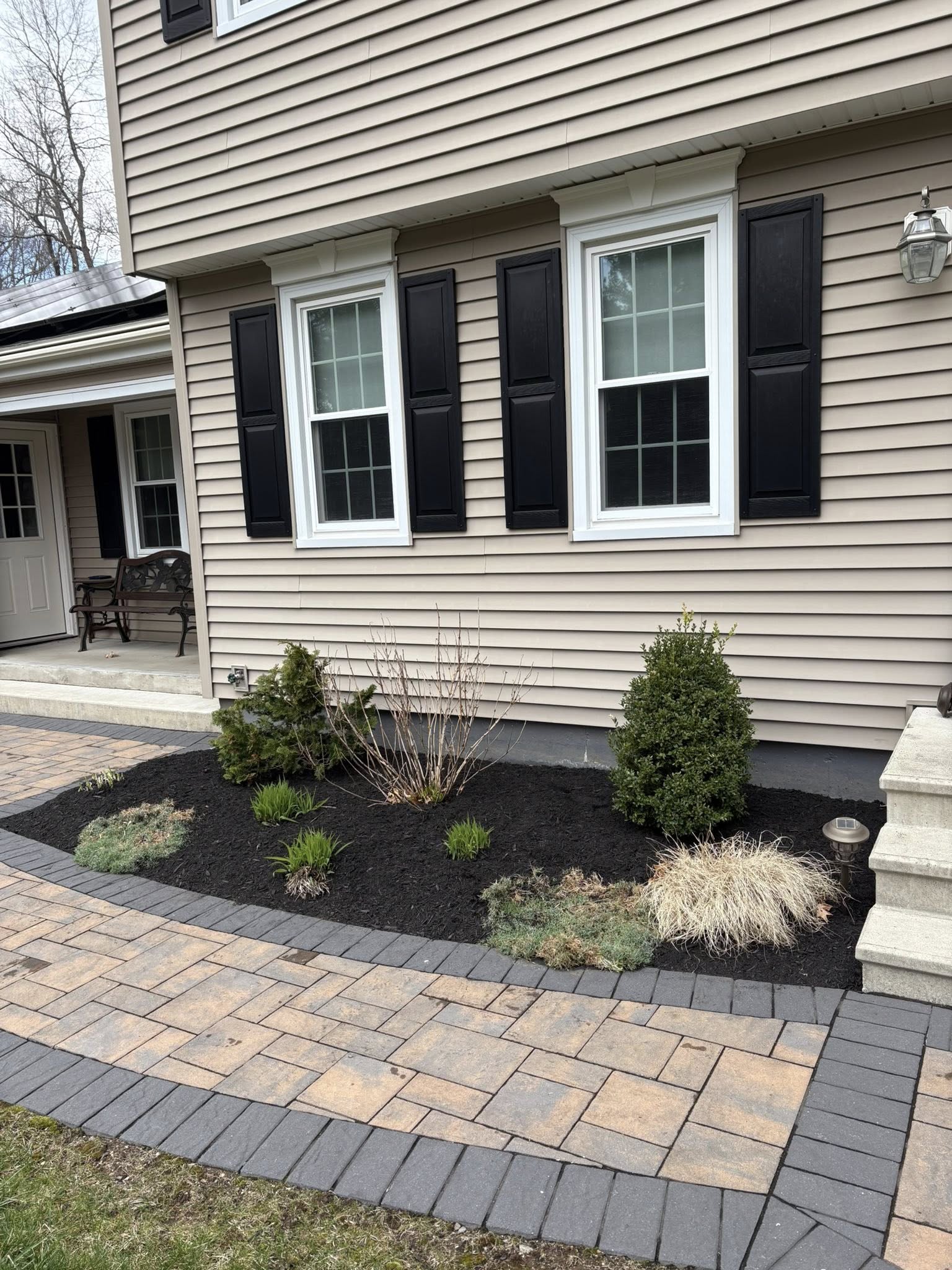 landscaping & hardscaping company Chapman's Lawn & Landscape in Ellington, CT