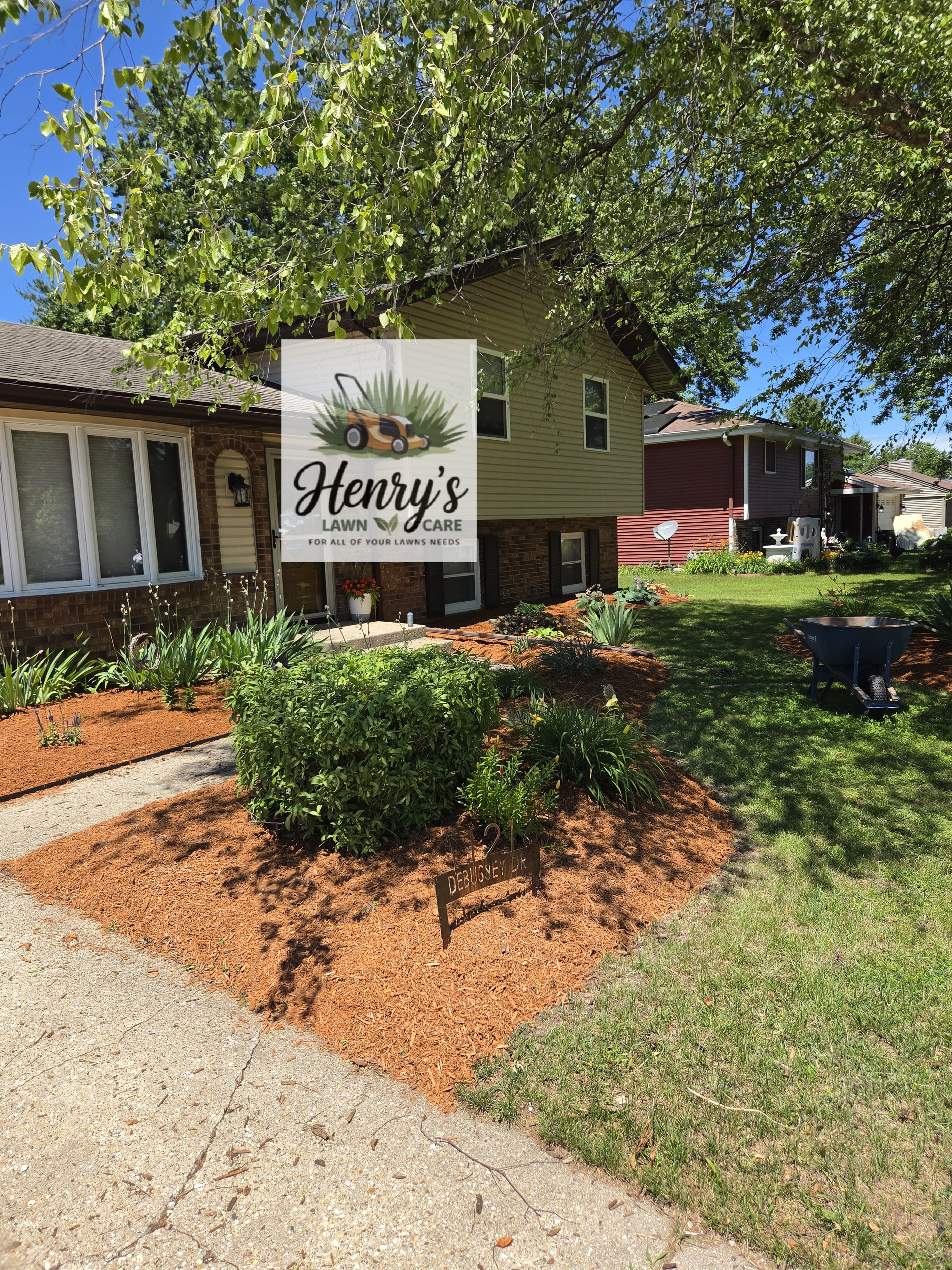  for Henry's Lawn Care in Rockford, IL