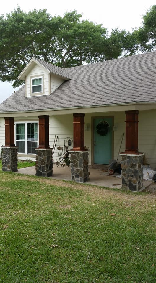 painter service company Aguilar Paint & Construction in El Campo, TX