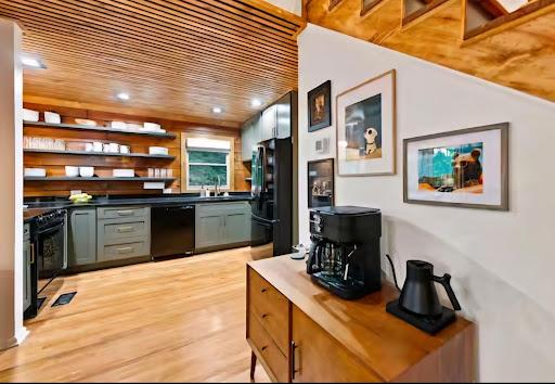 Blue Expert Remodeling team in Ellijay, GA - people or person