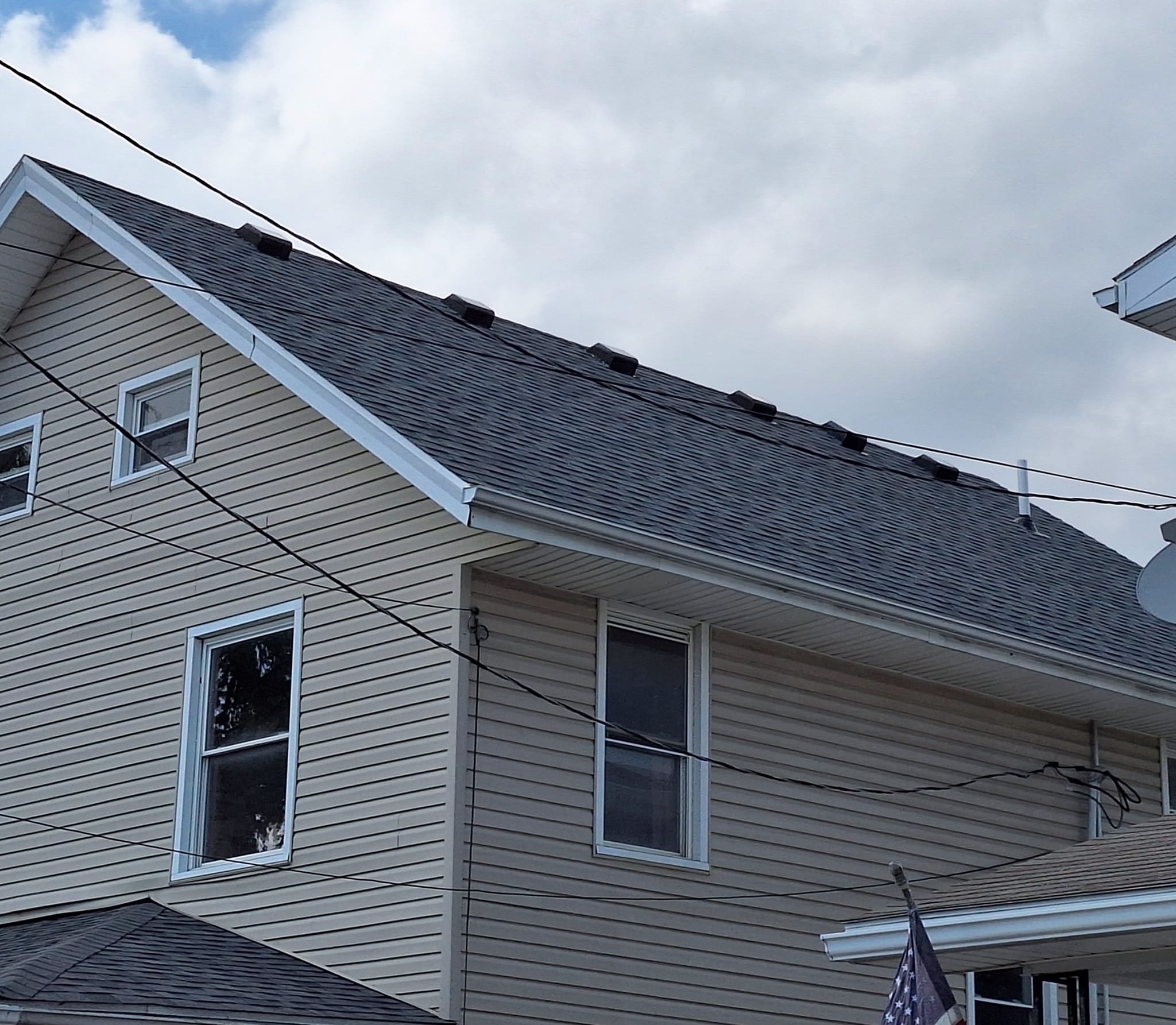 Roofing company Jays Roofing and Construction in Toledo, Ohio