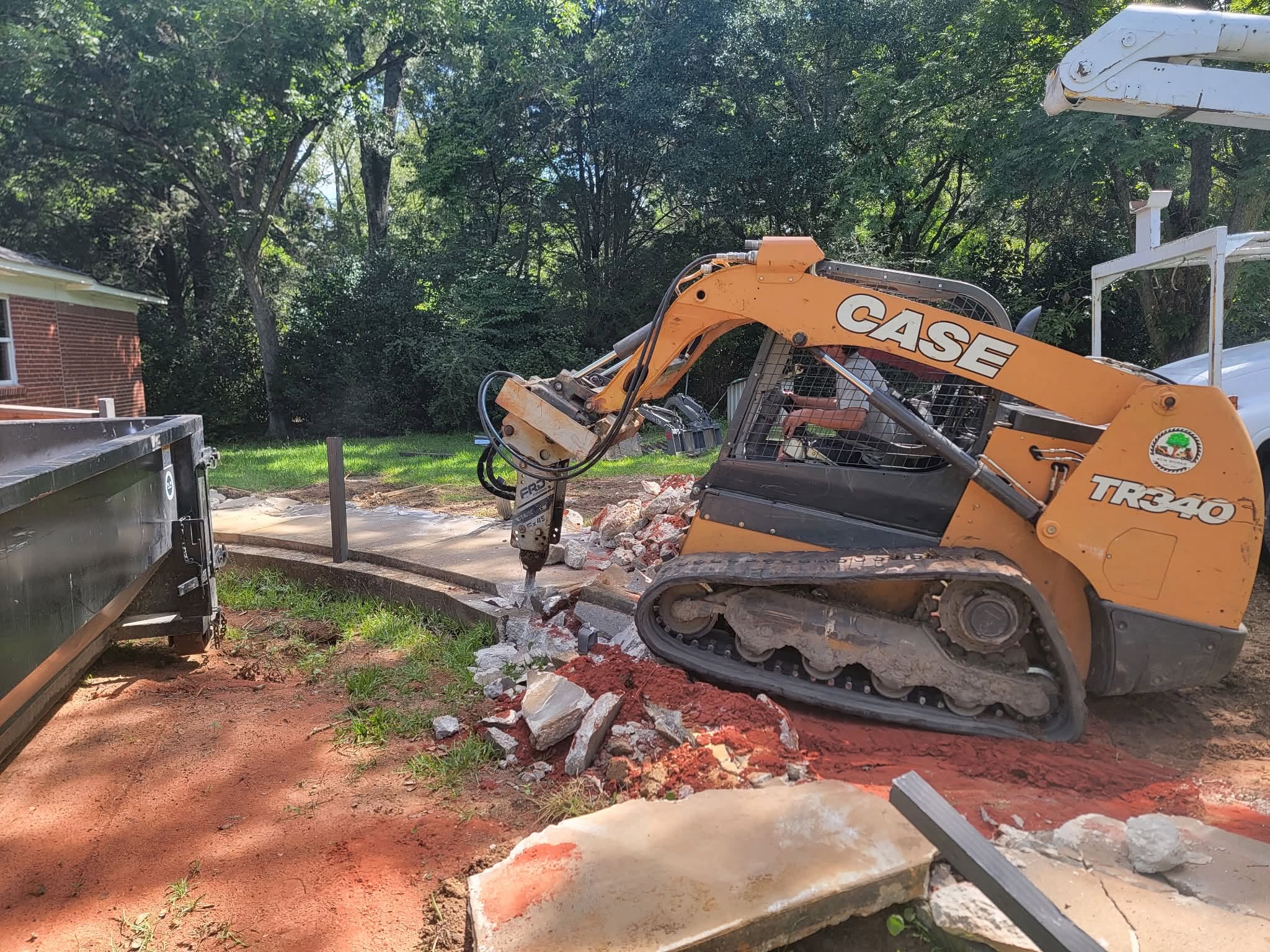 ACM Works LLC tree service crew at work in Mobile, Alabama