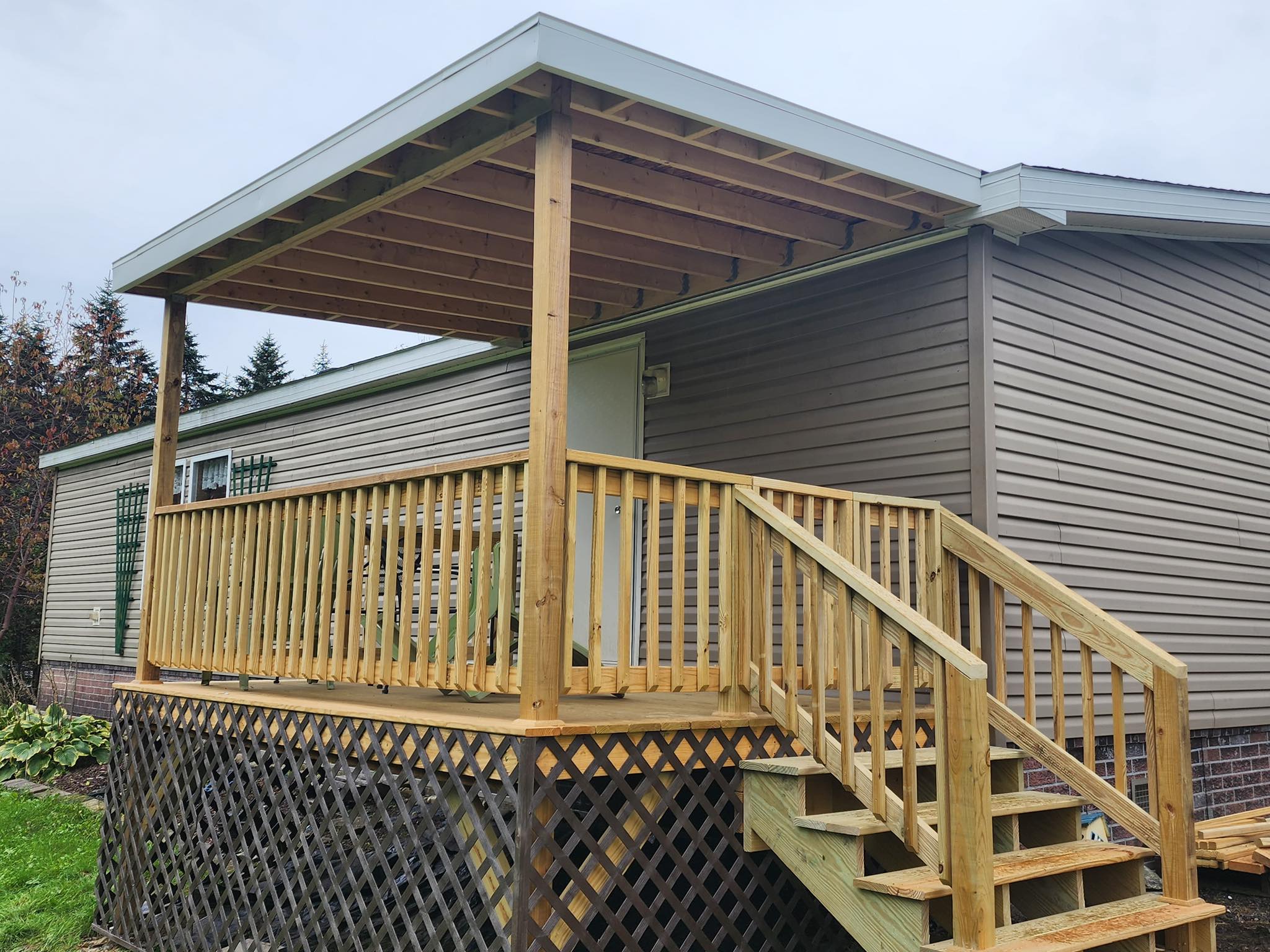Roofing company Maine Roofing and Siding in Richmond, ME