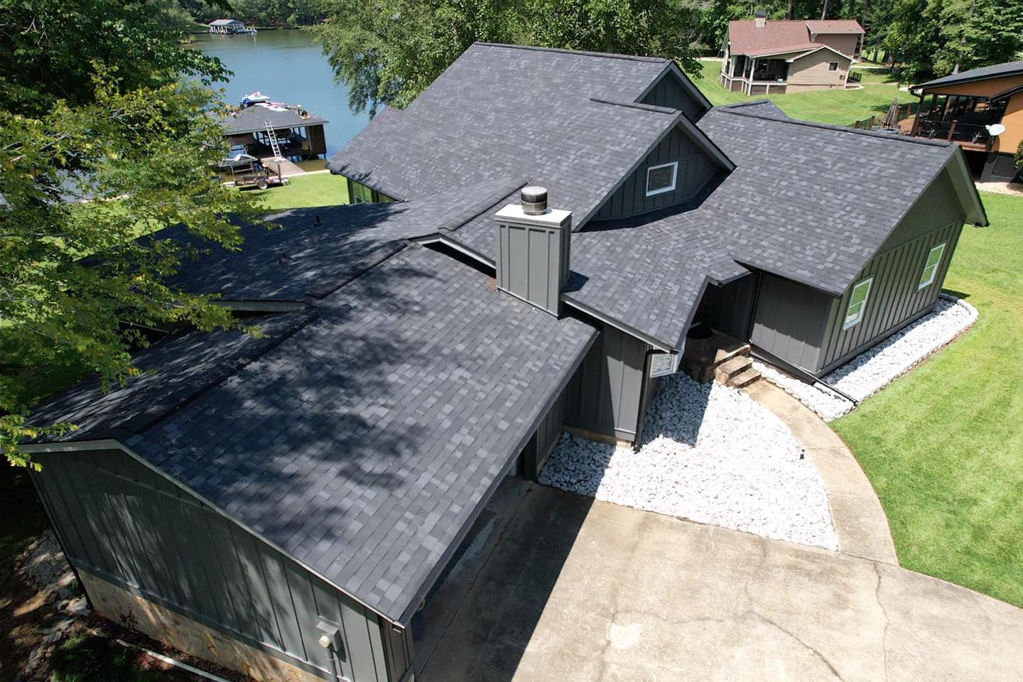 Roofing company Dollar Roofing & Gutters in Jeffersonville, GA