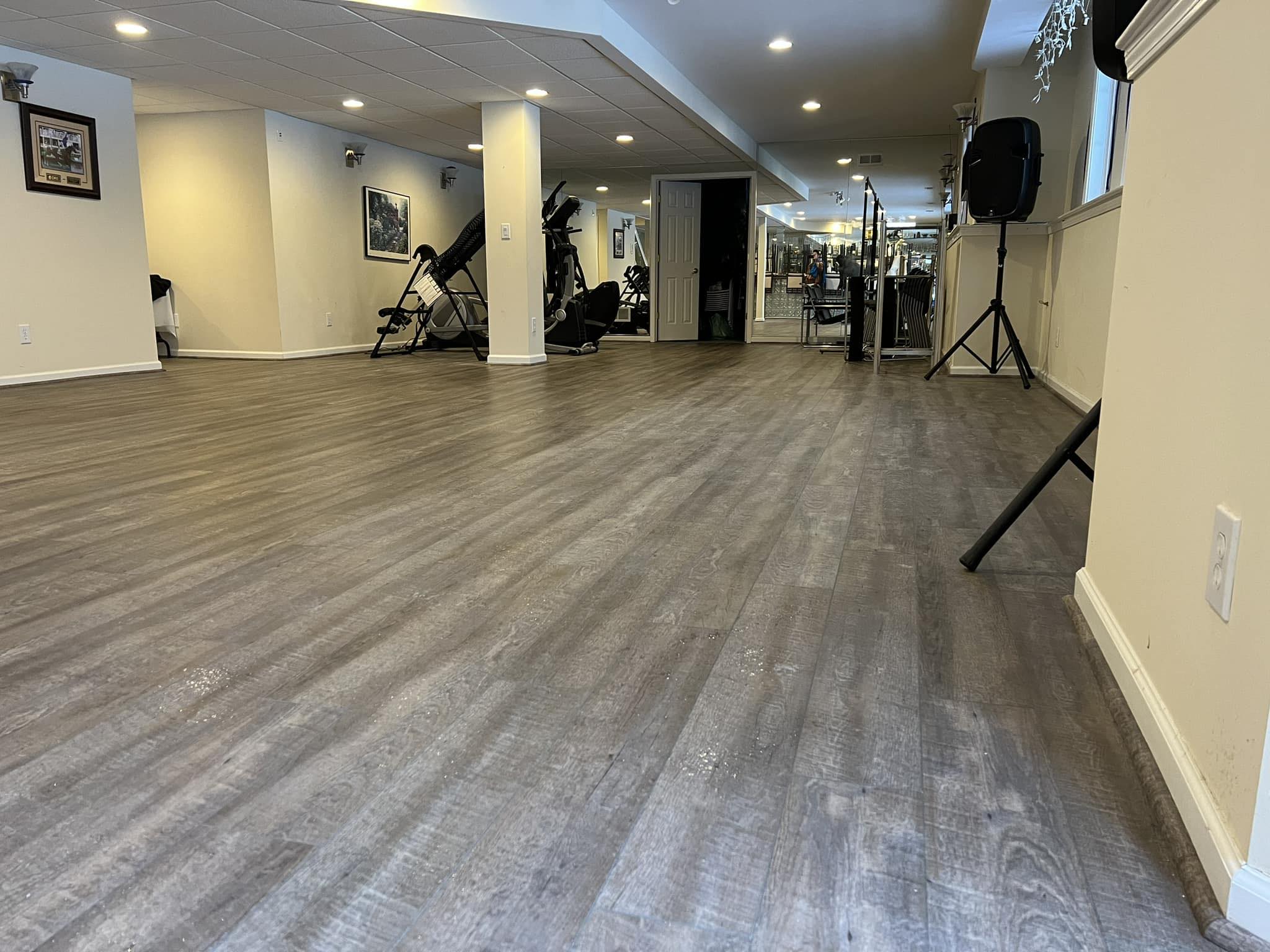 Flooring company Dib 896 Flooring in Dearborn Heights, MI