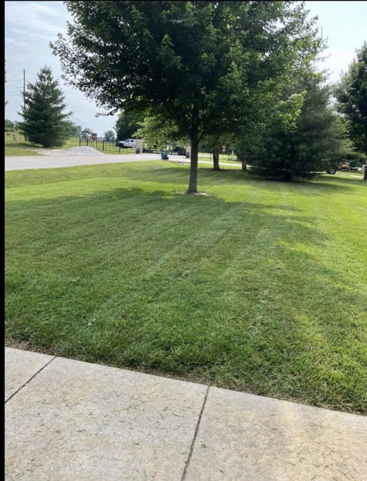 Landscaping company Wright Lawn Services in Ozark, MO