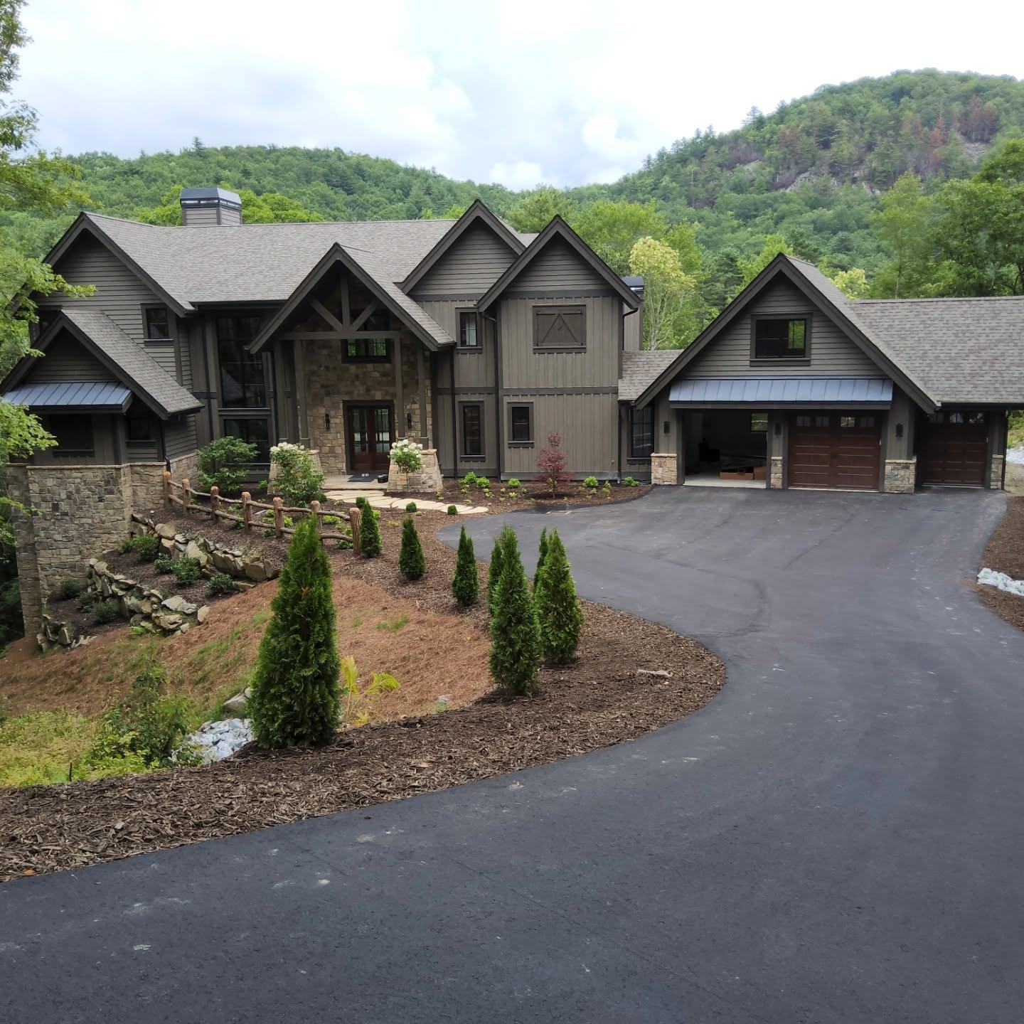 Custom craftsman mountain home built by Riverstone Development Group