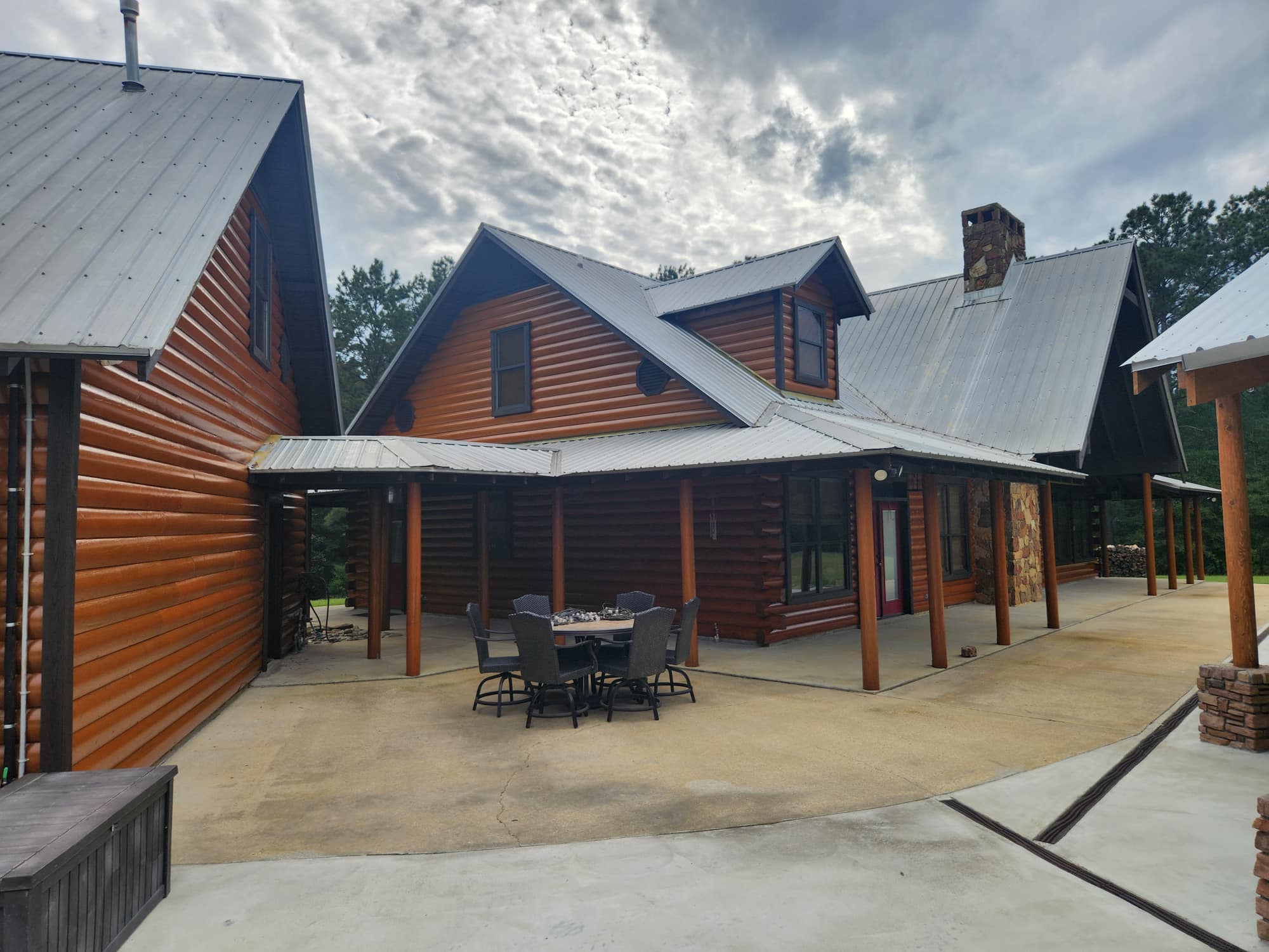 log home restoration company Moss Construction in Longview, TX