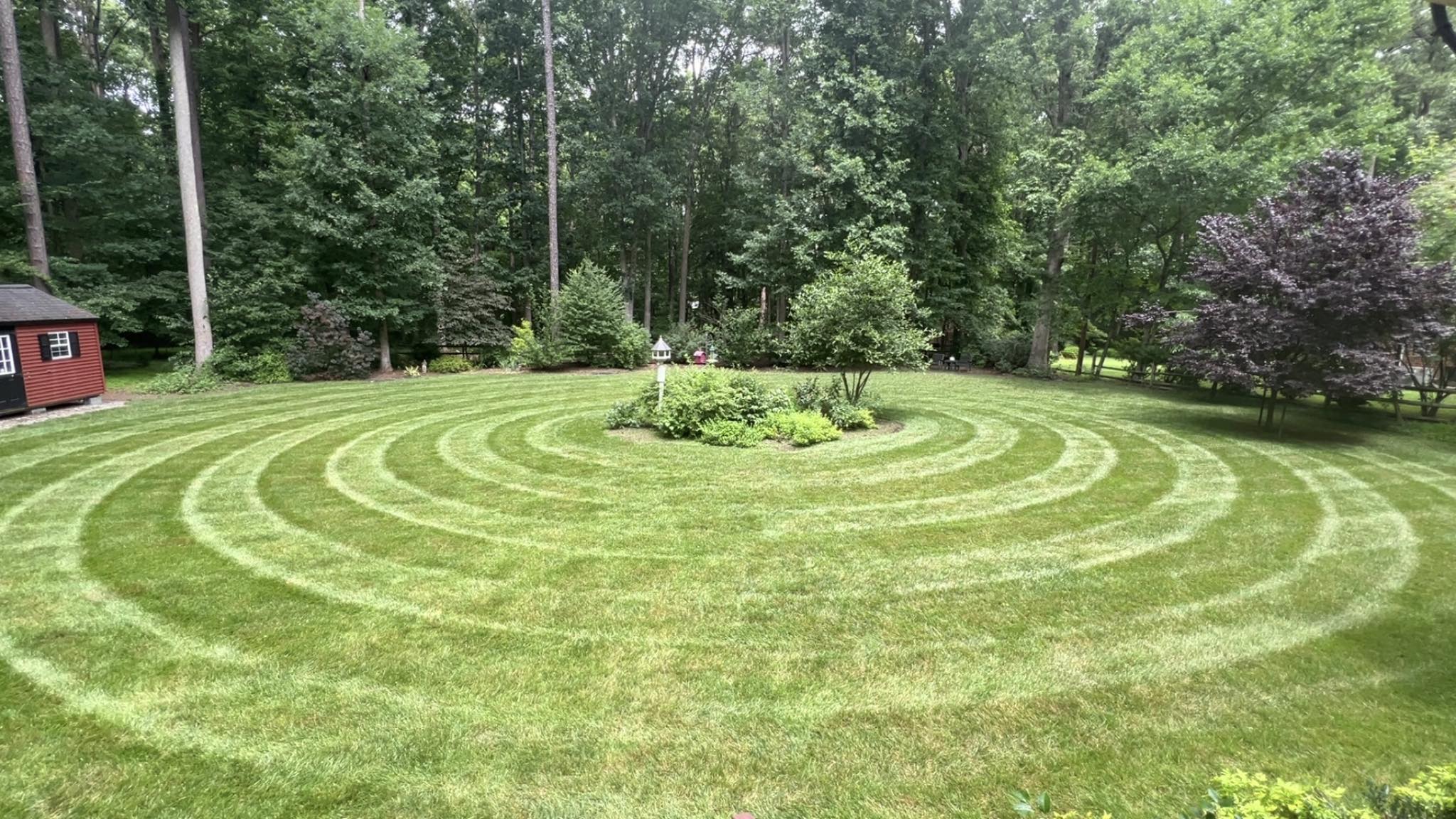 Landscaping company Grayson’s Lawn Service in Crewe, VA