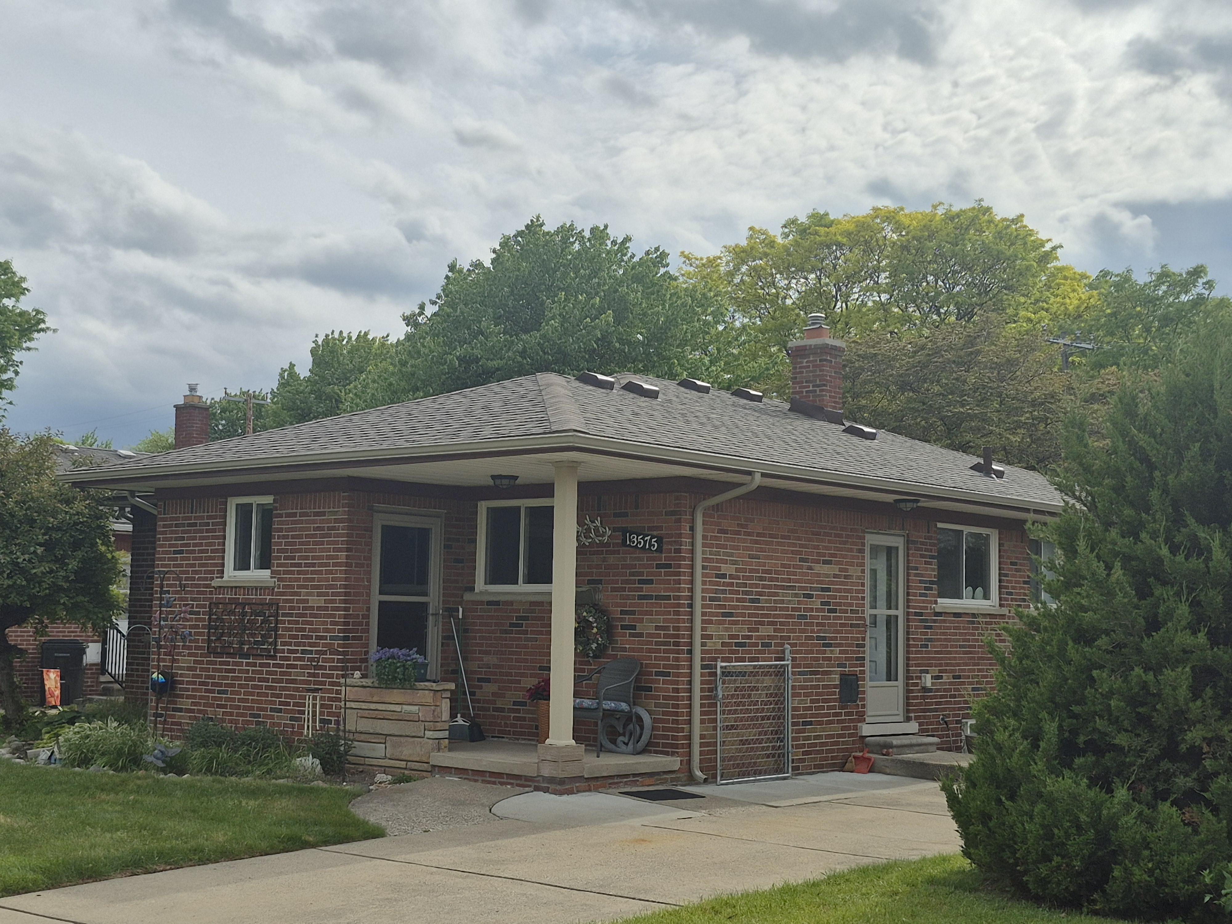  for Contractors Roofing in Garden City, MI
