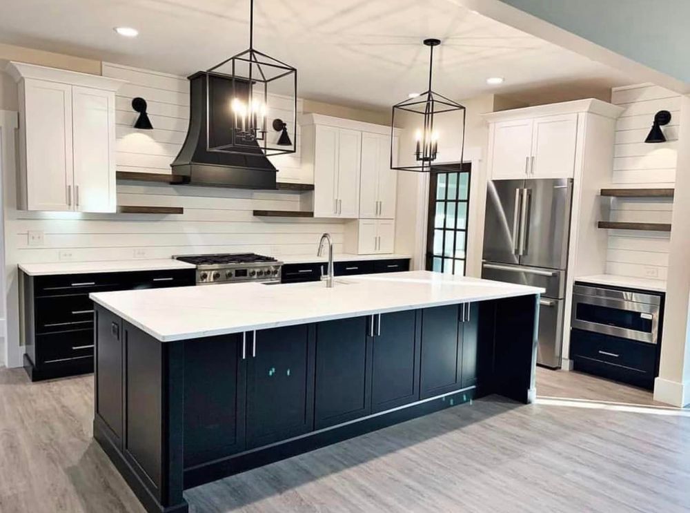 Kitchen with large island