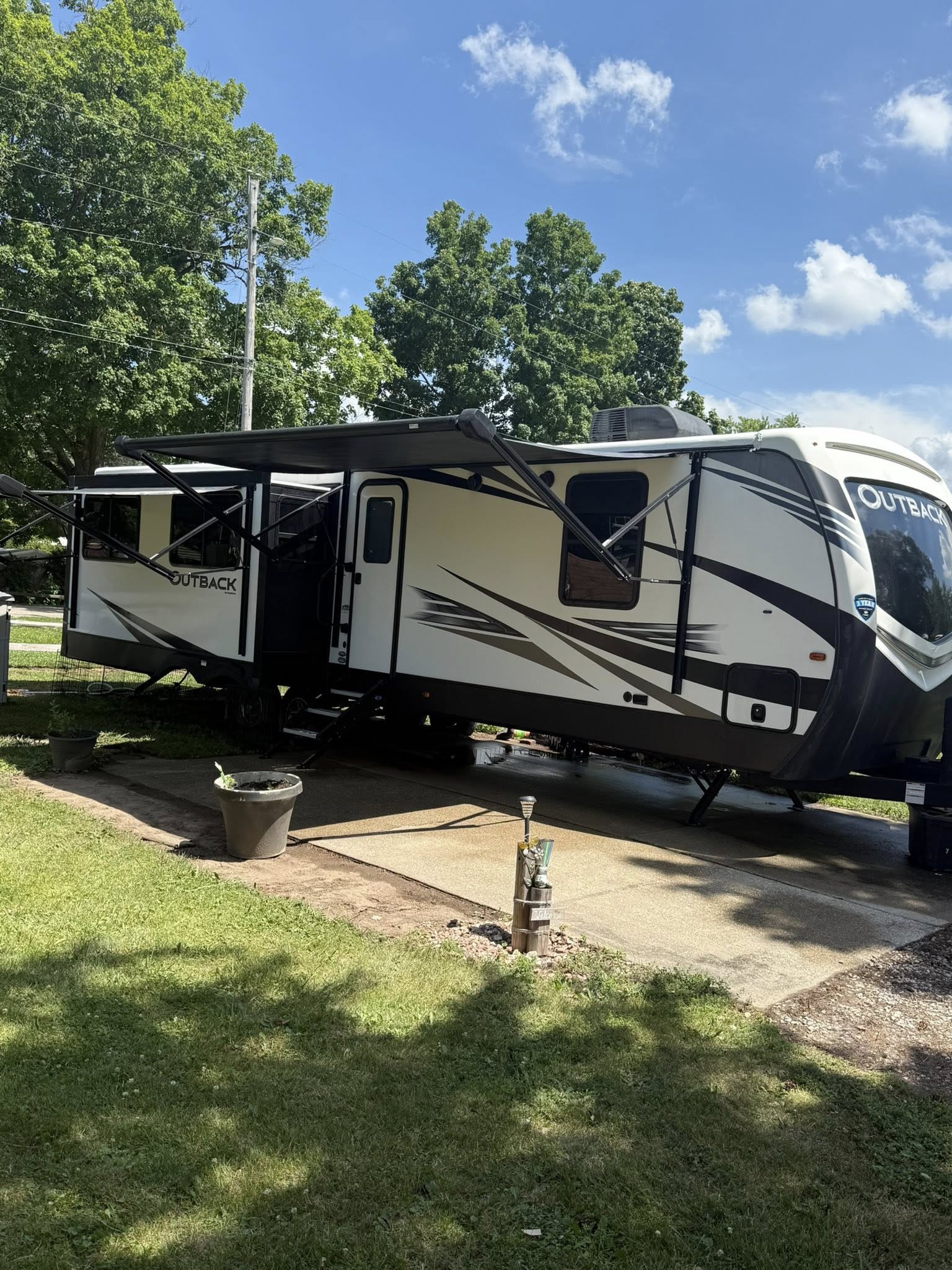 Rv Repair Services company Happy Trails RV Repair Services LLC in Akron, IN