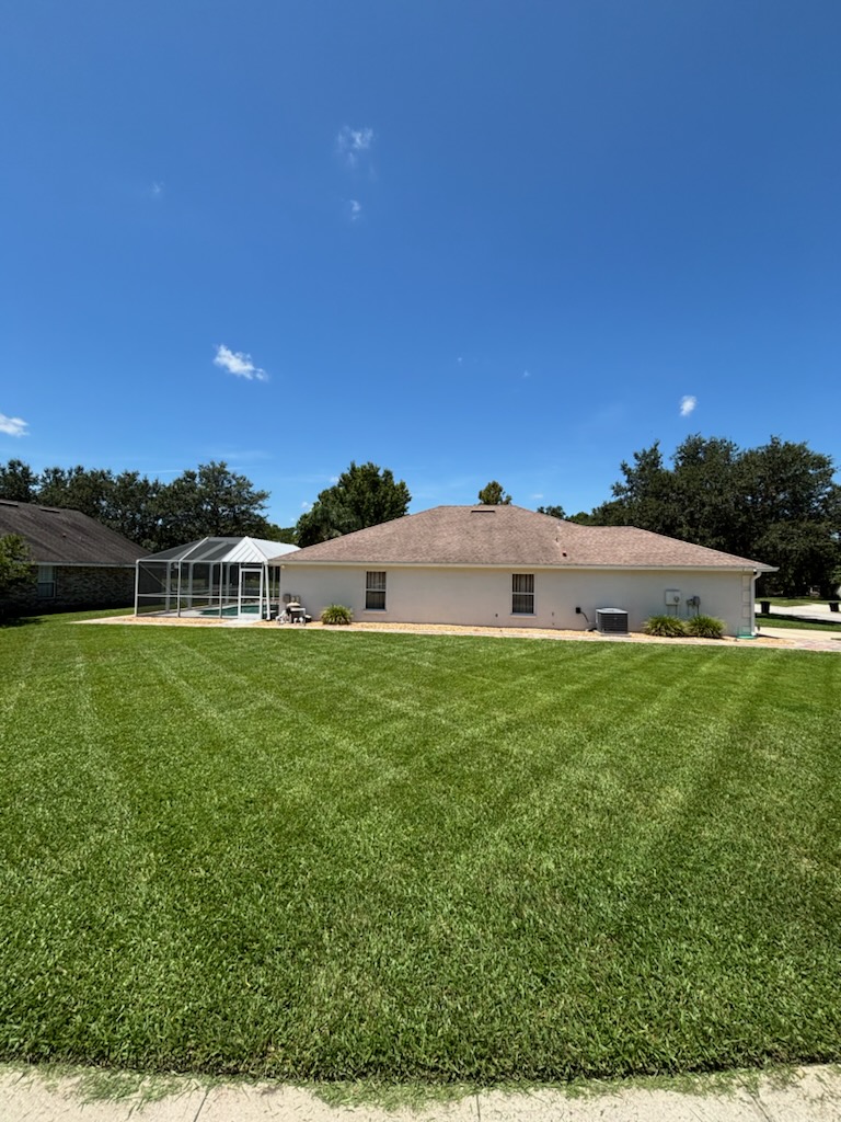 landscaping company Vanic's Landscaping in Port Orange, FL